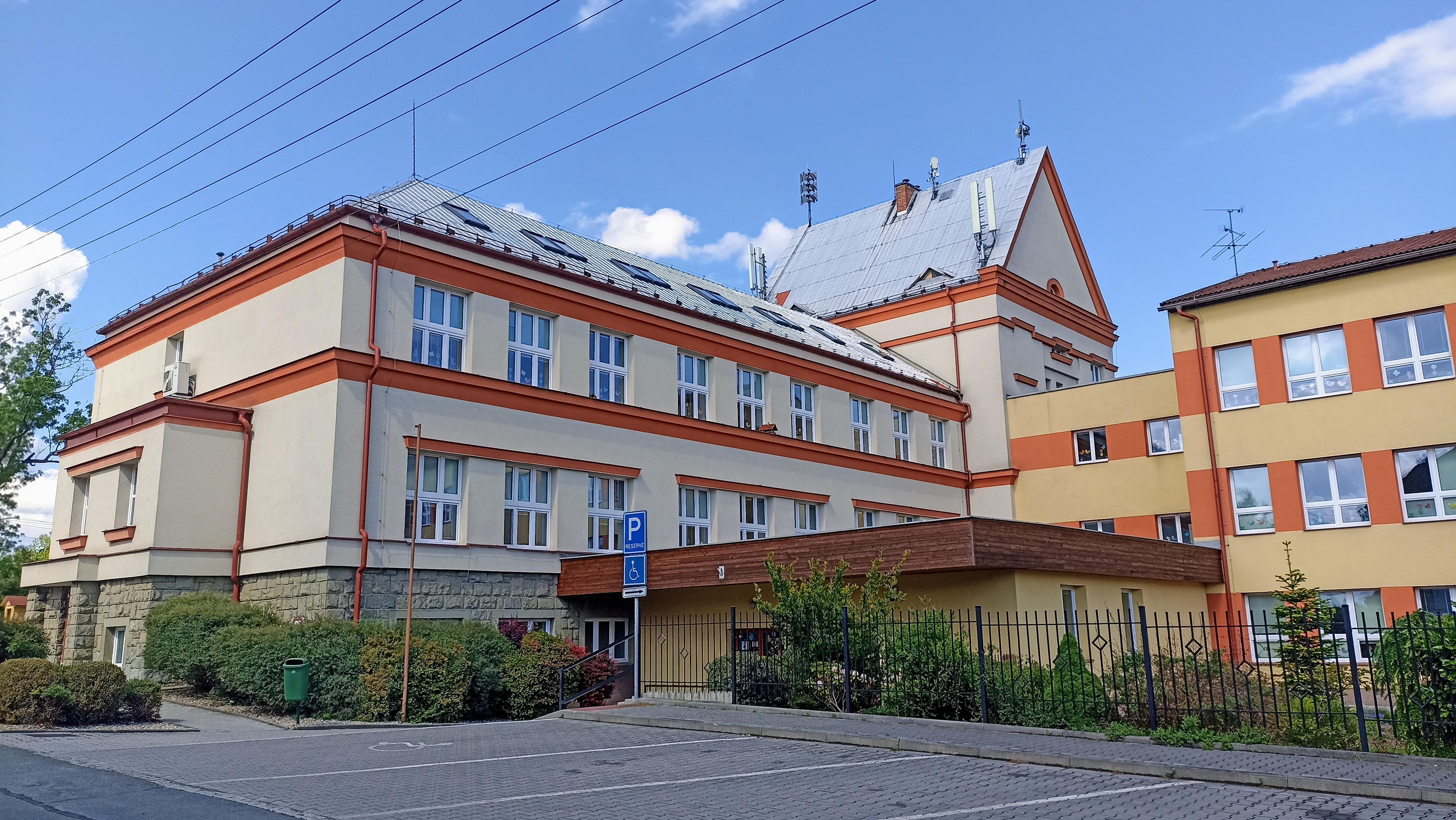 Masarykova ZŠ a MŠ Hnojník foto 2