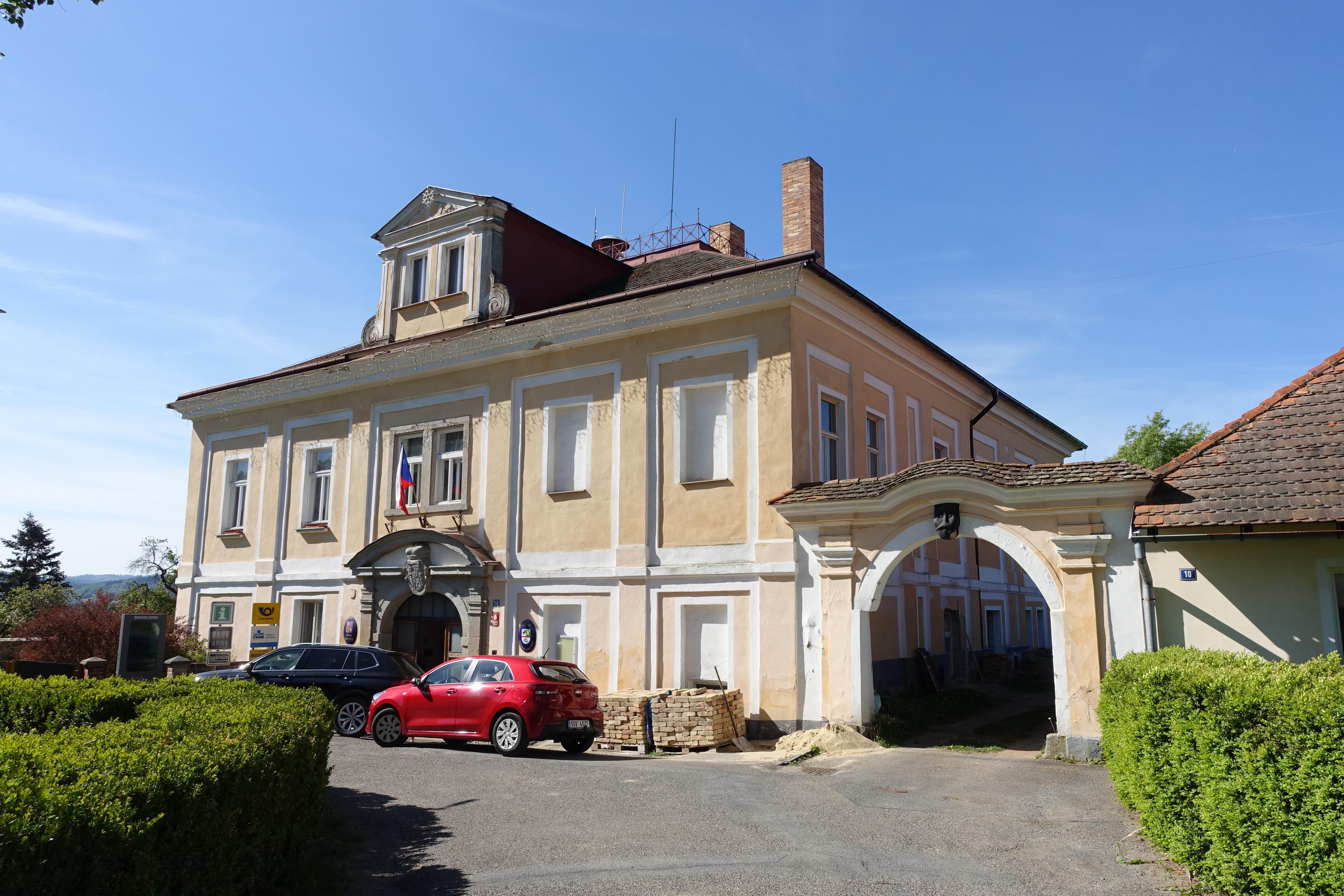 Vysoký Chlumec - úřad městyse foto 4