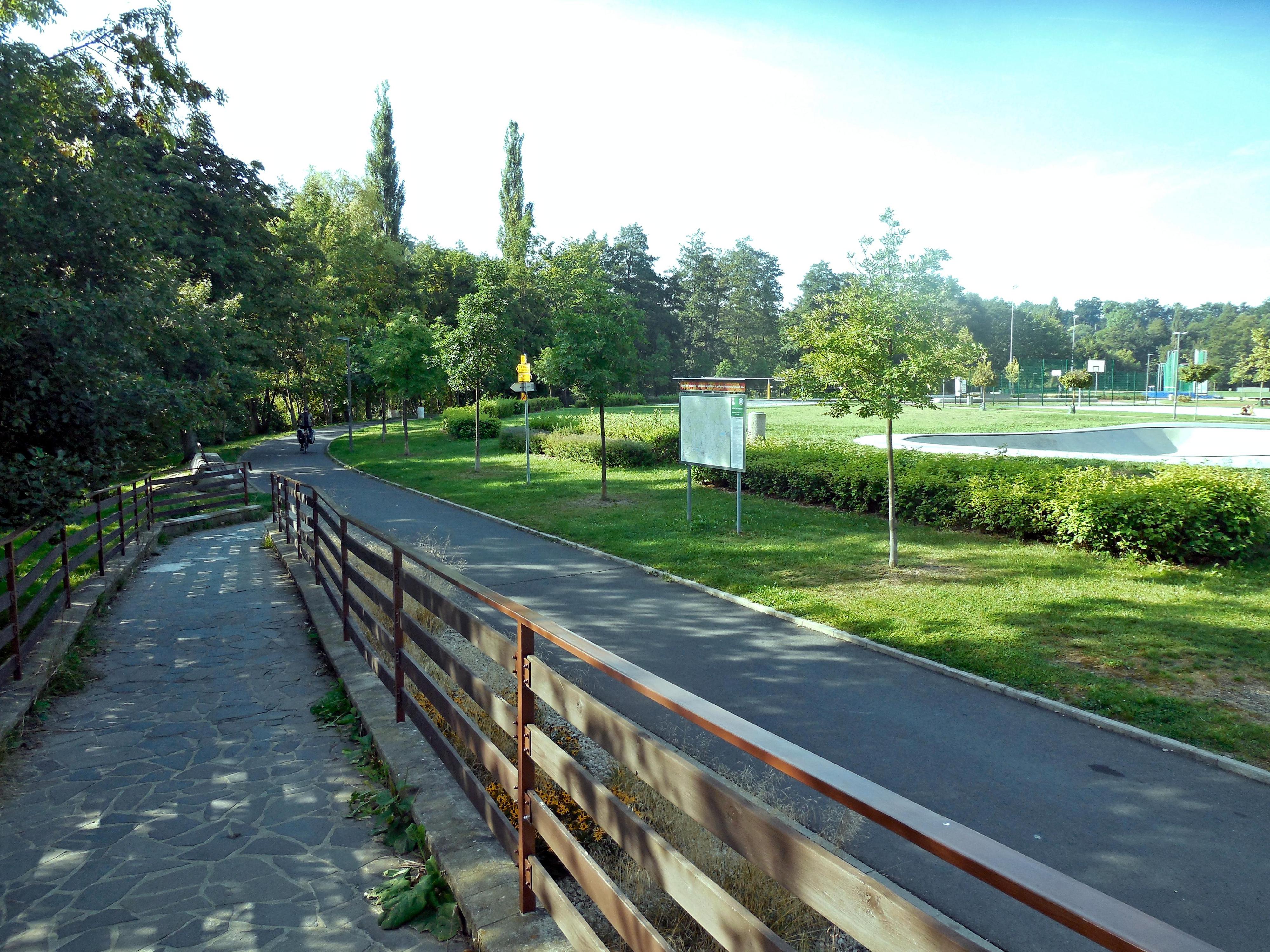 Sportovně rekreační areál Krajinka foto 4