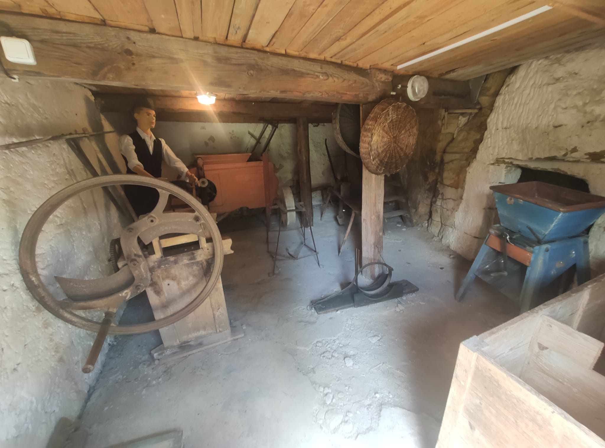 Regionální muzeum Mělník - Skalní obydlí foto 5