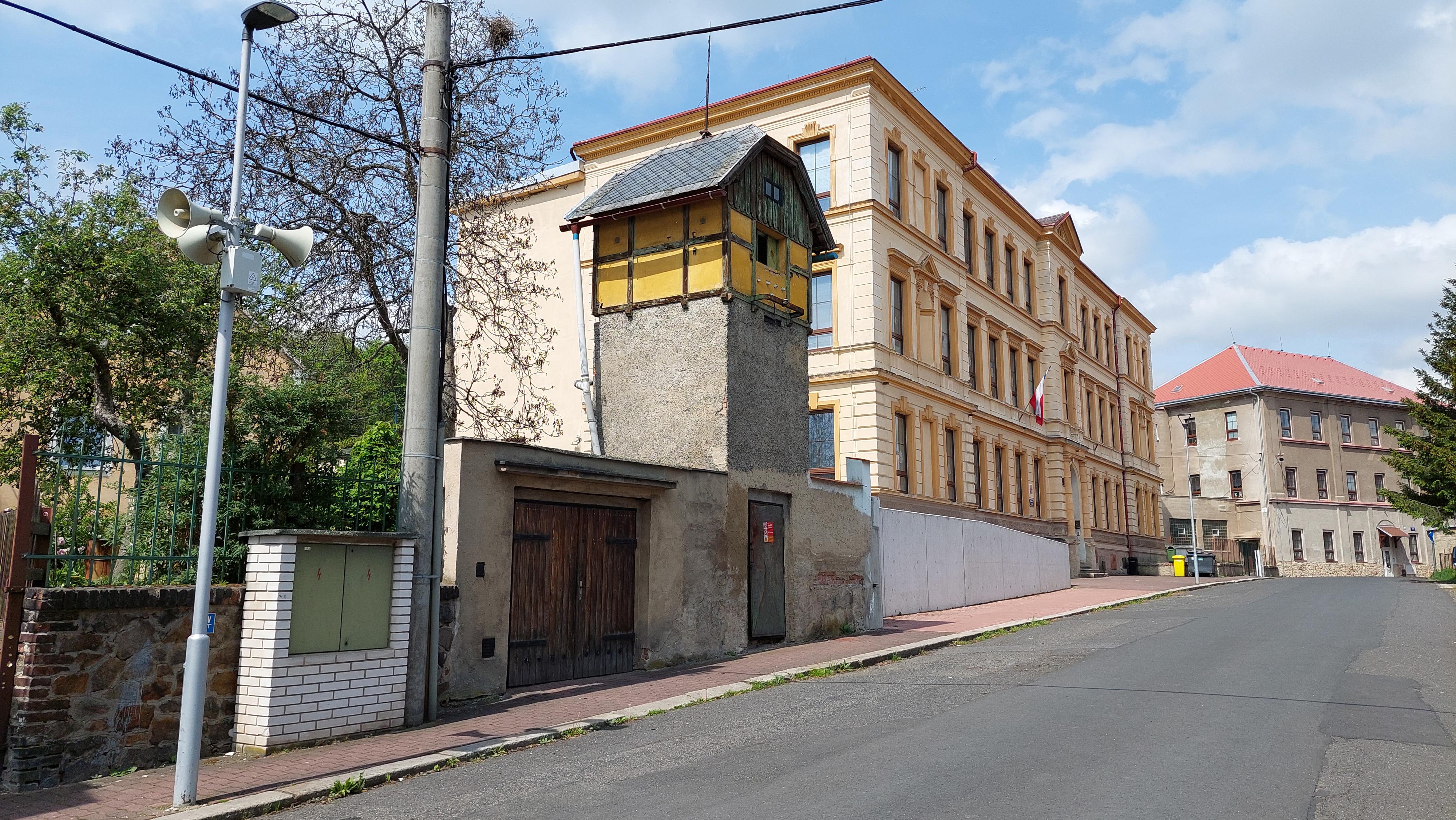 Základní škola Hrob, okres Teplice foto 2