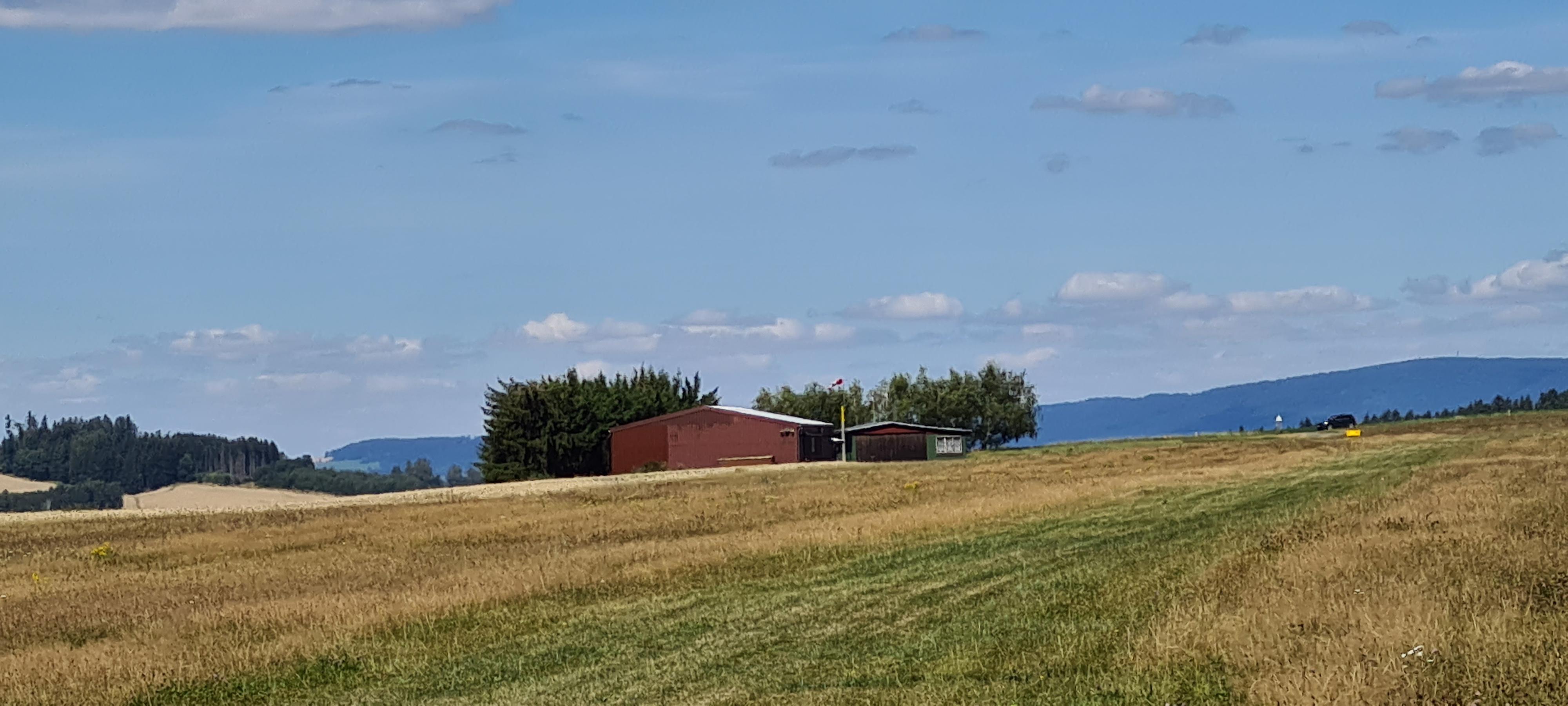 Letiště Lomnice nad Popelkou foto 3