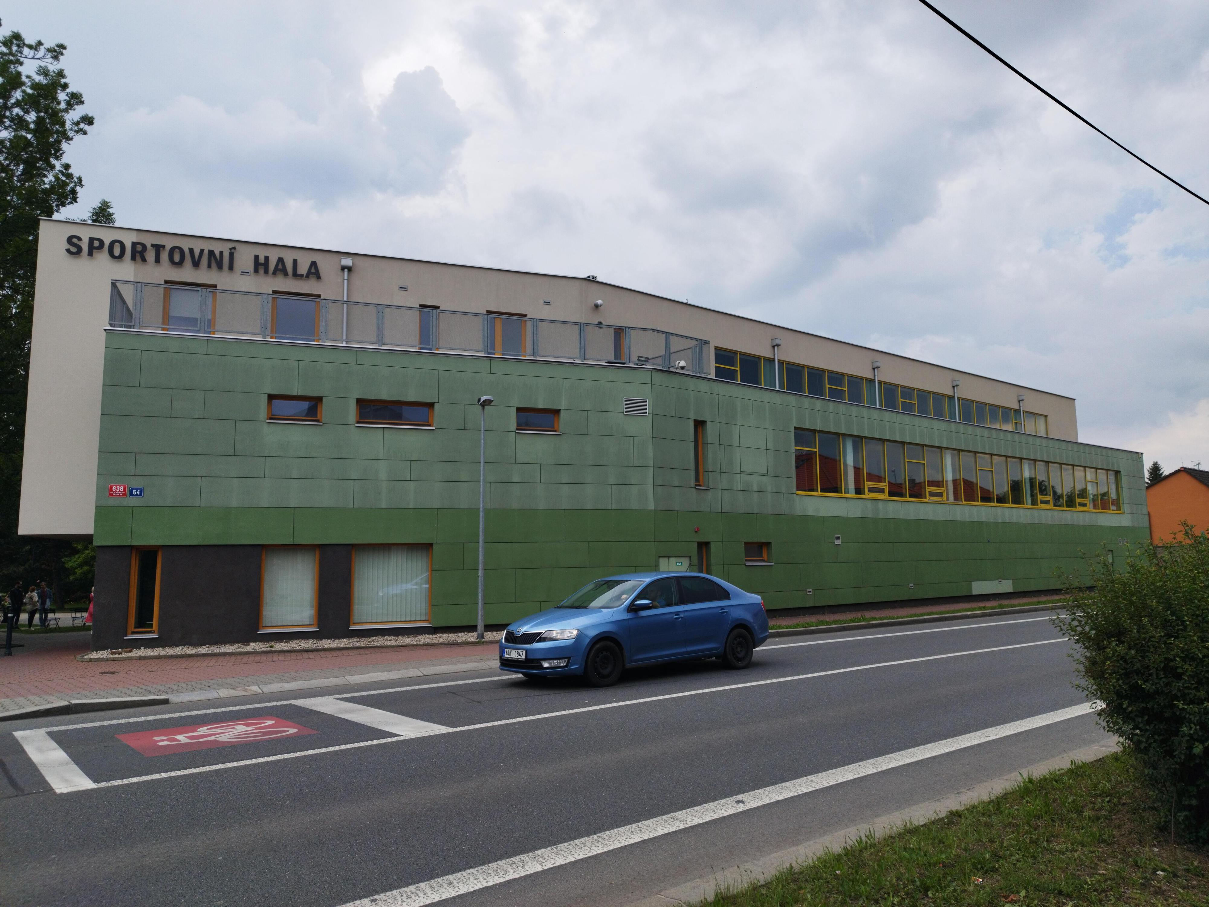 Víceúčelová sportovní hala Dolní Měcholupy foto 3