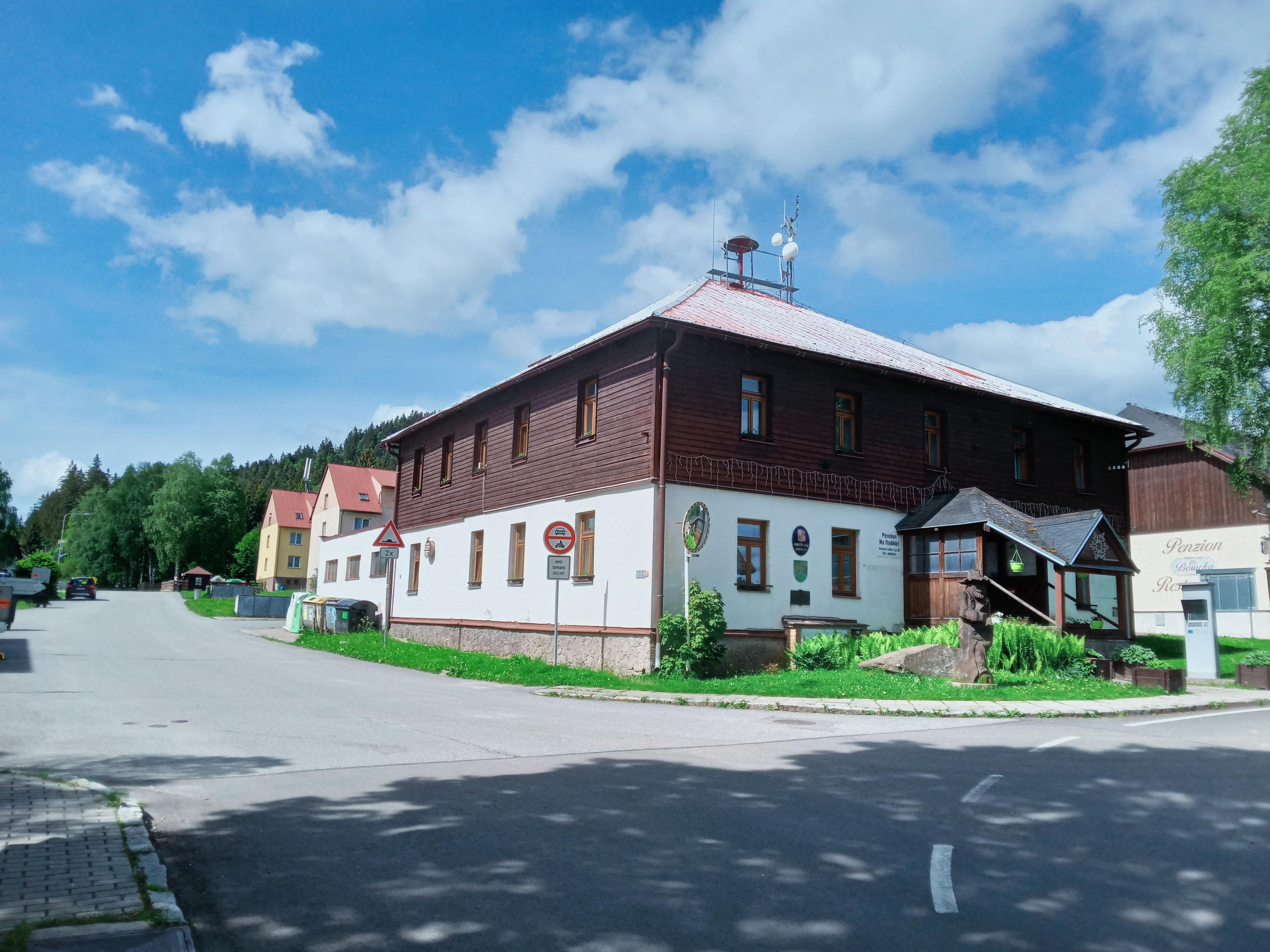 Borová Lada - obecní úřad foto 5