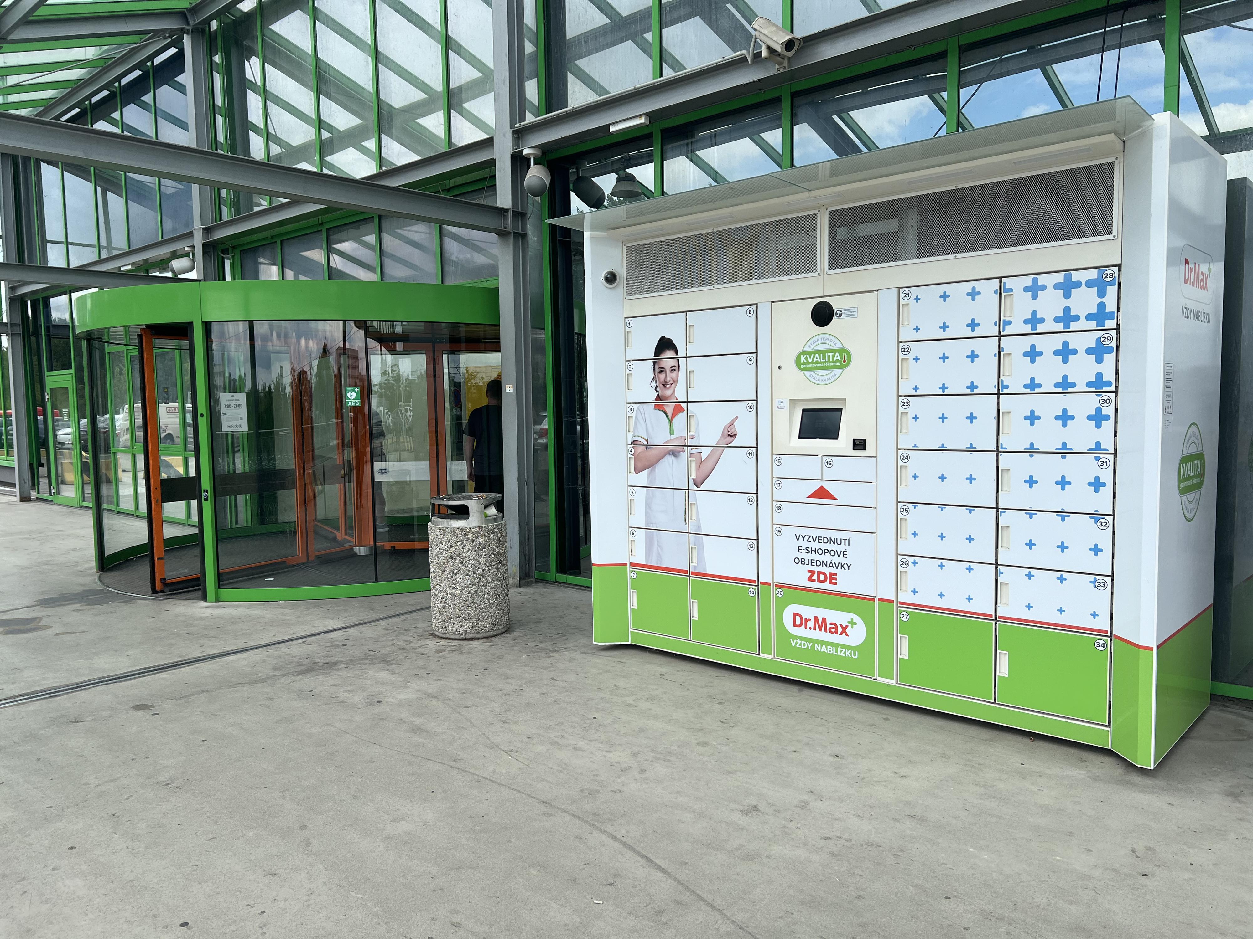 Dr. Max - výdejní box