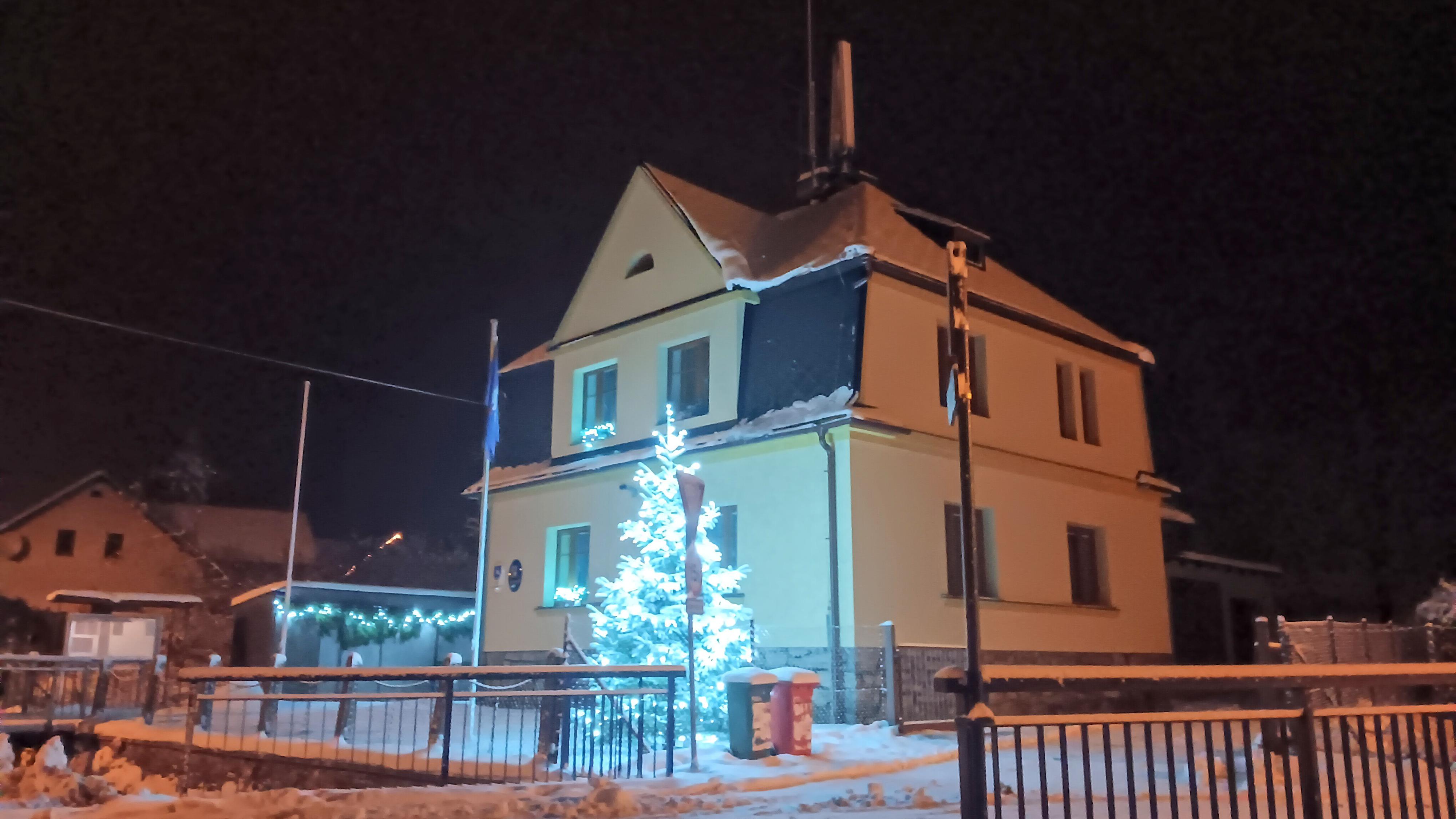 Bratrušov - obecní úřad foto 2