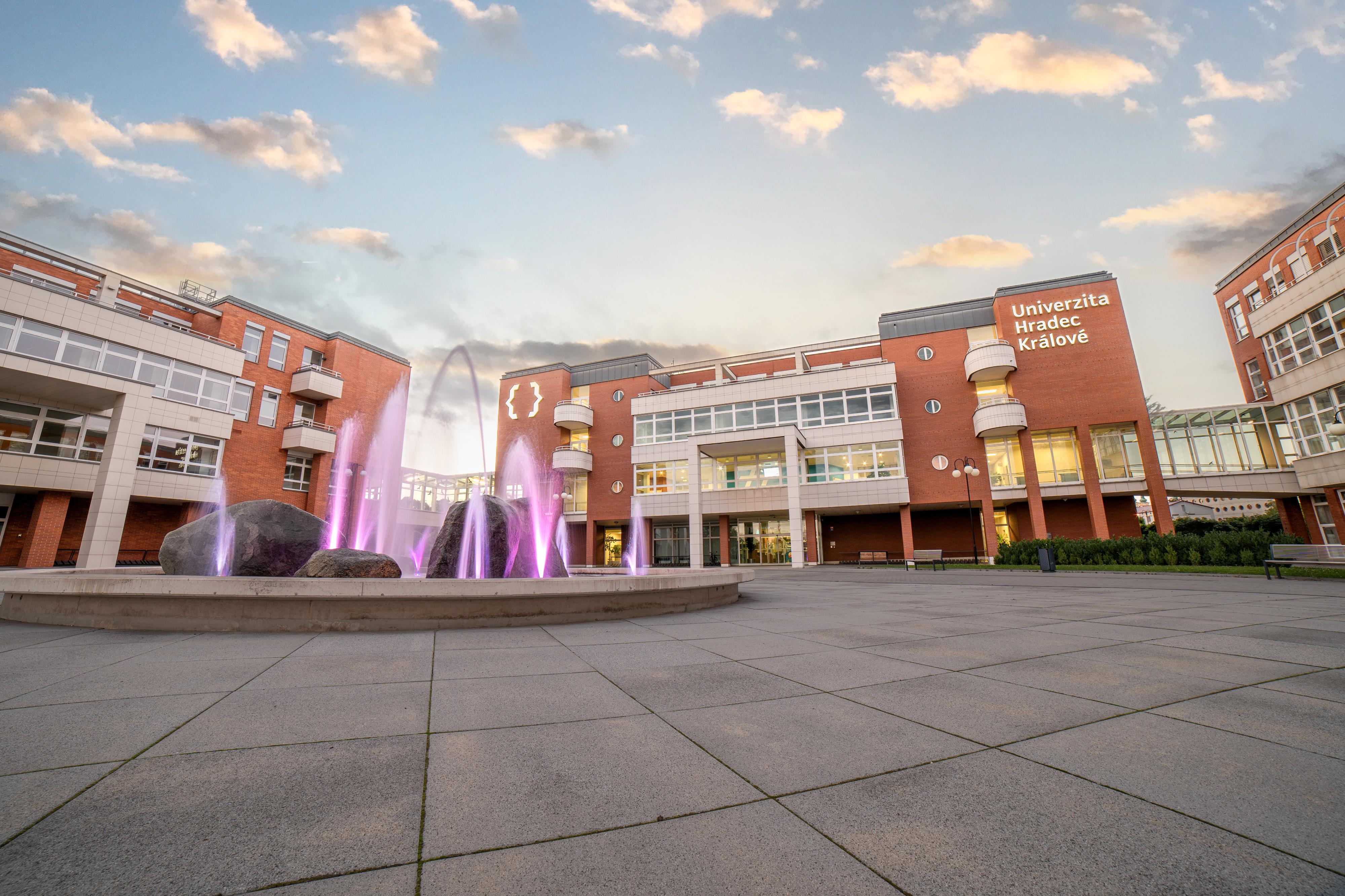 Univerzita Hradec Králové foto 2