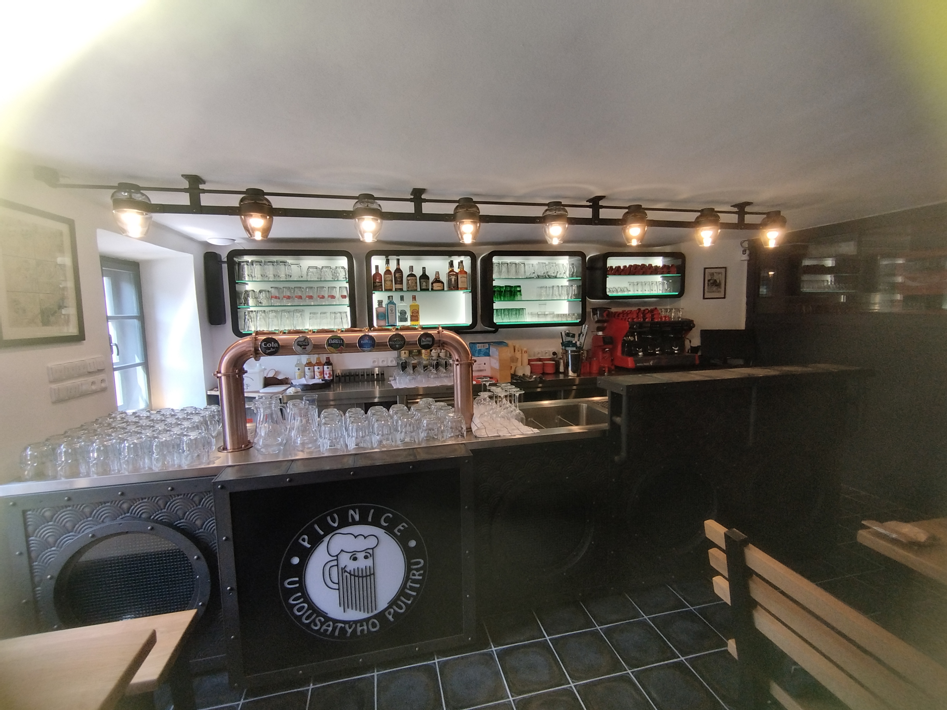 Pivnice U Vousatýho pulitru foto 2