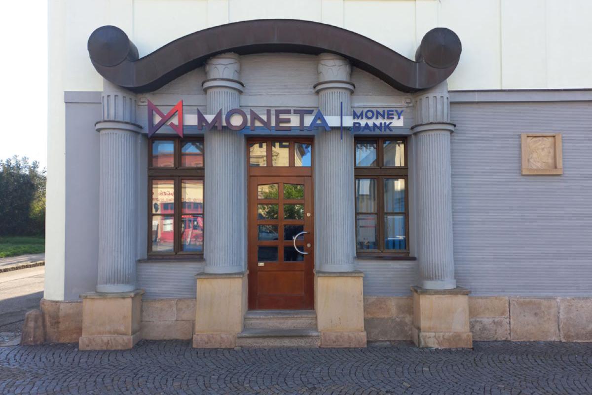 MONETA Money Bank