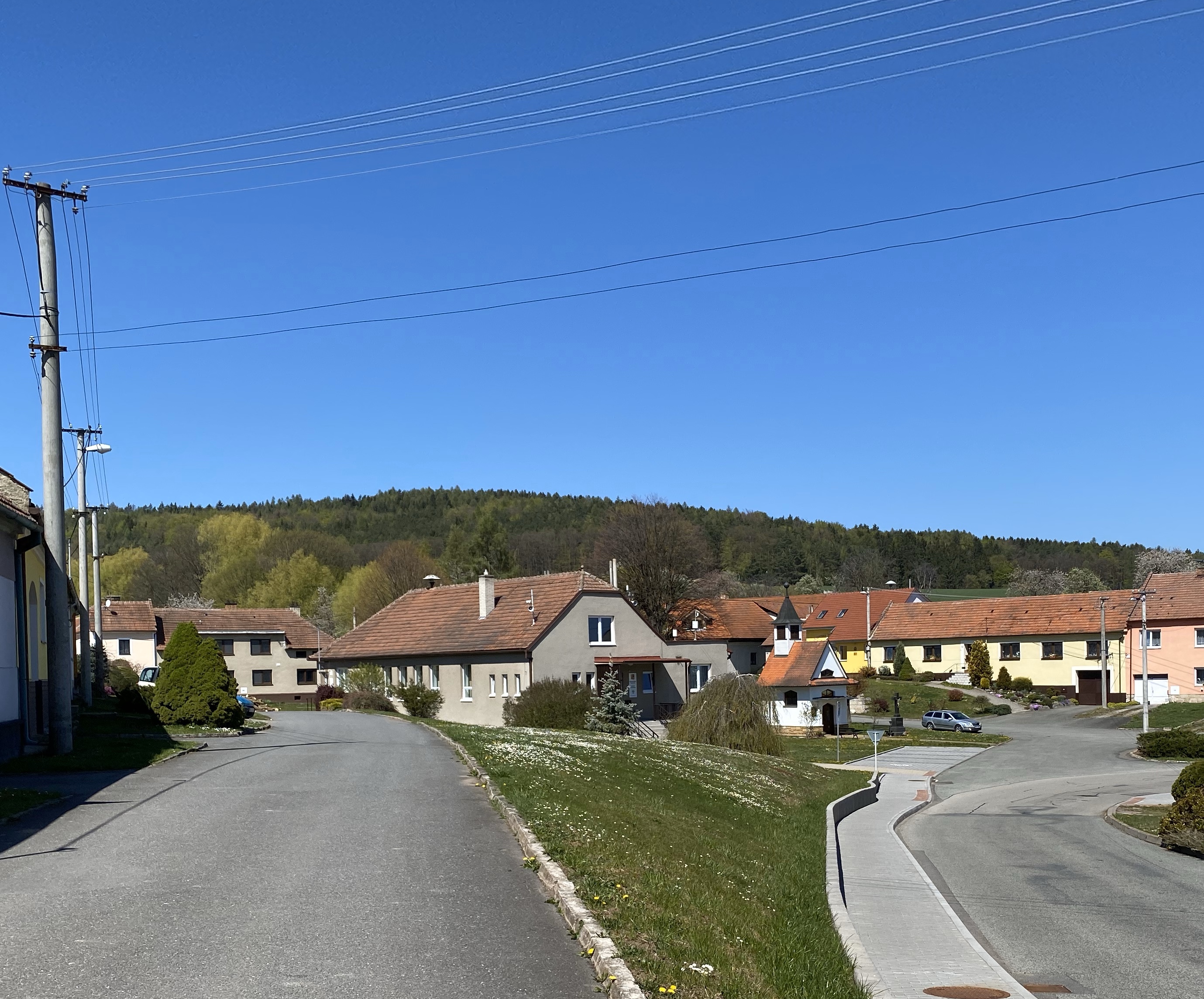 Pamětice - obecní úřad foto 2