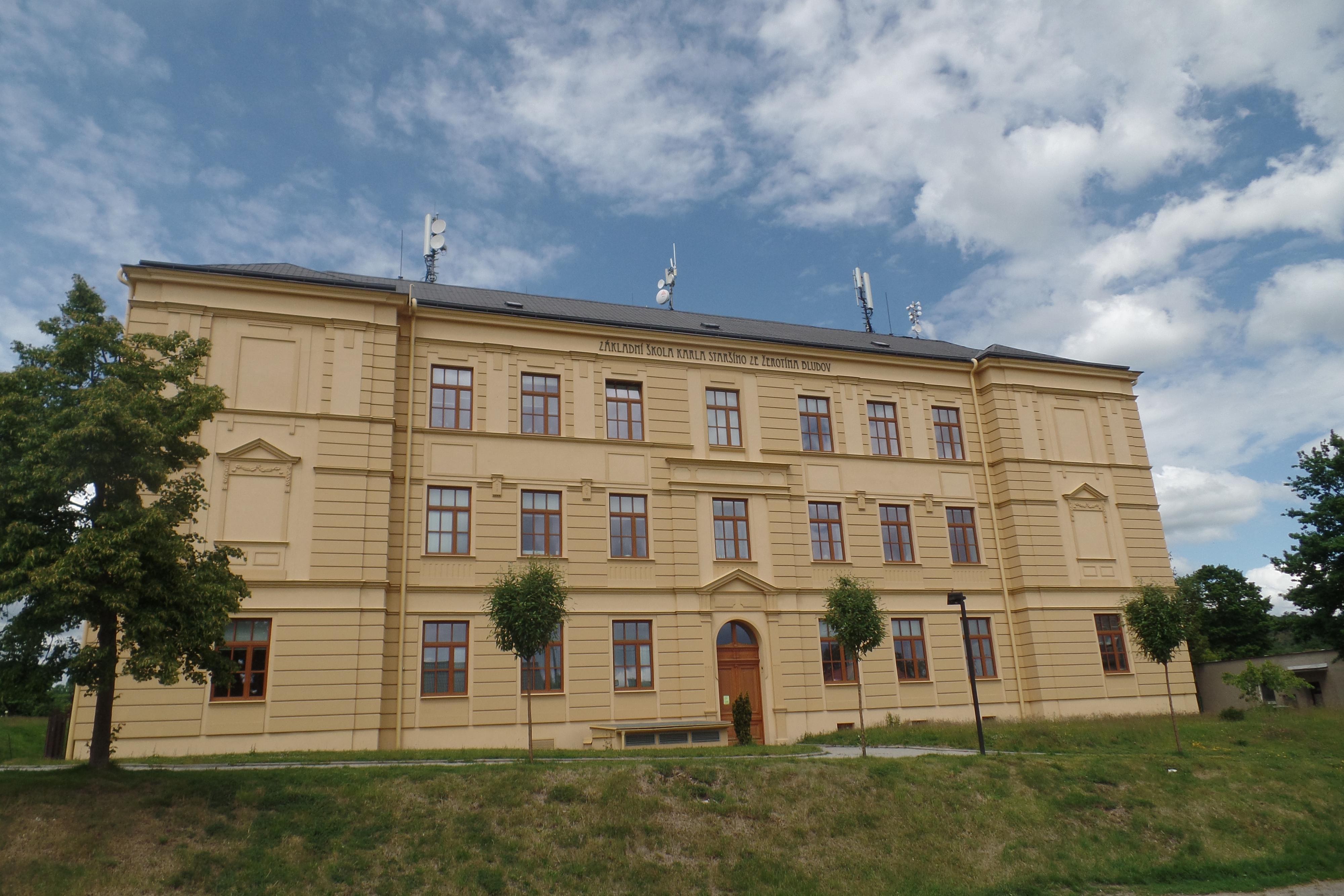 Místní knihovna Bludov foto 3