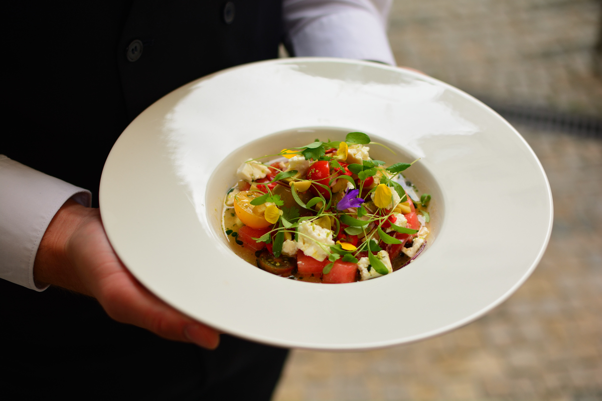 1890 Restaurant & Bar