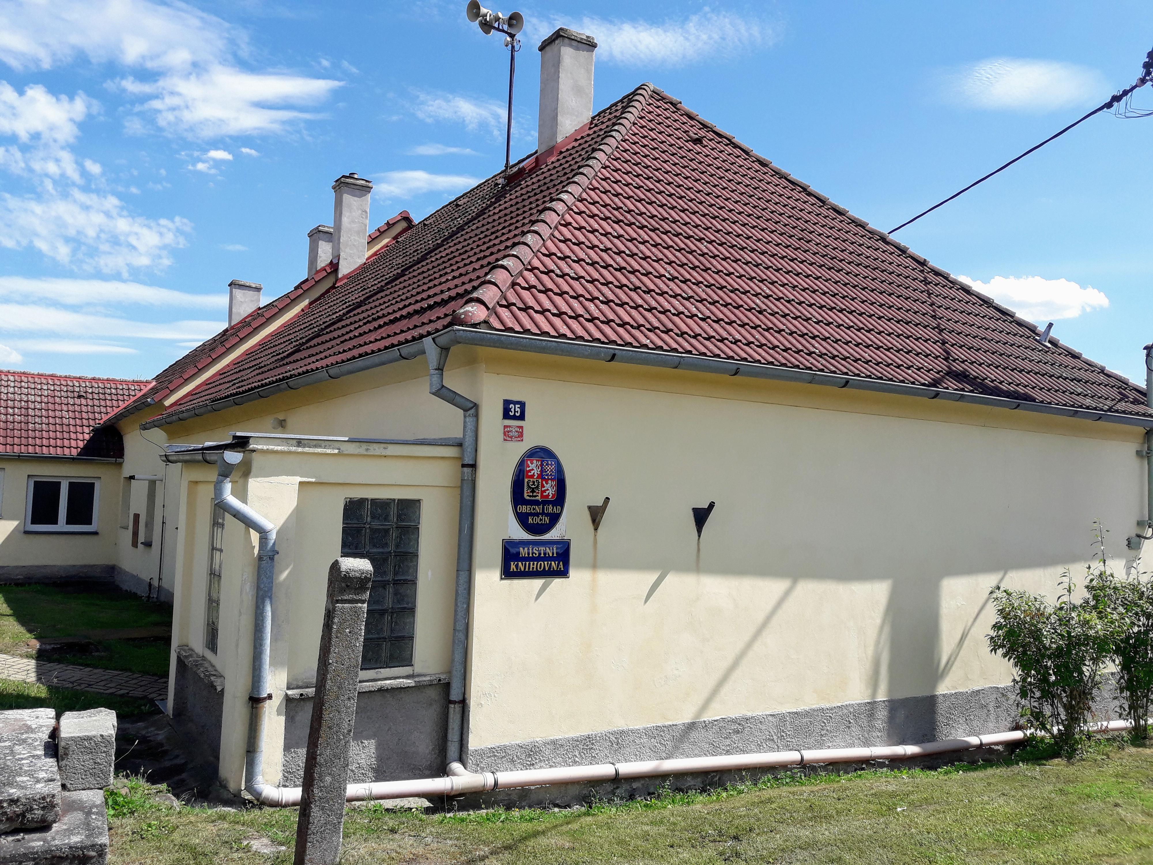 Kočín - obecní úřad foto 2