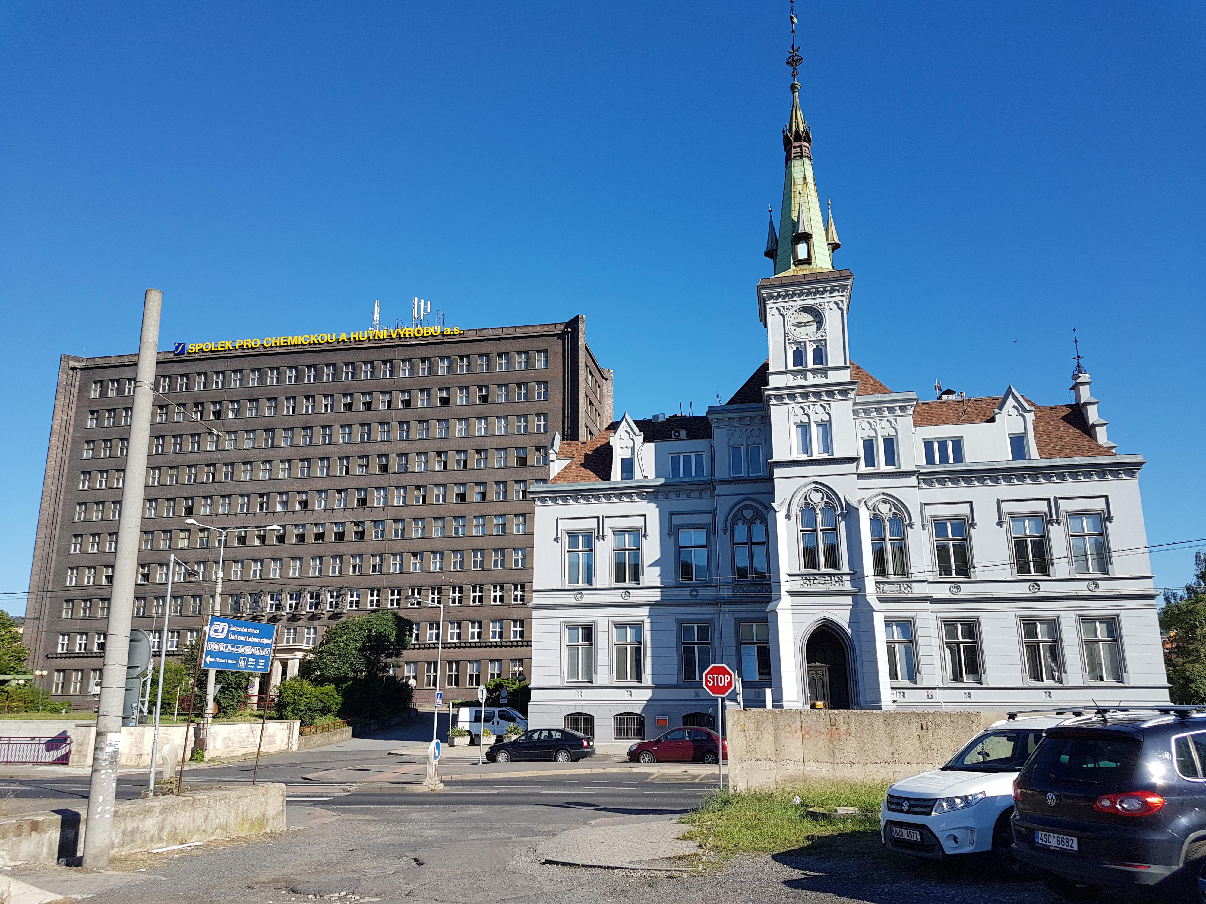 Spolek pro chemickou a hutní výrobu foto 2