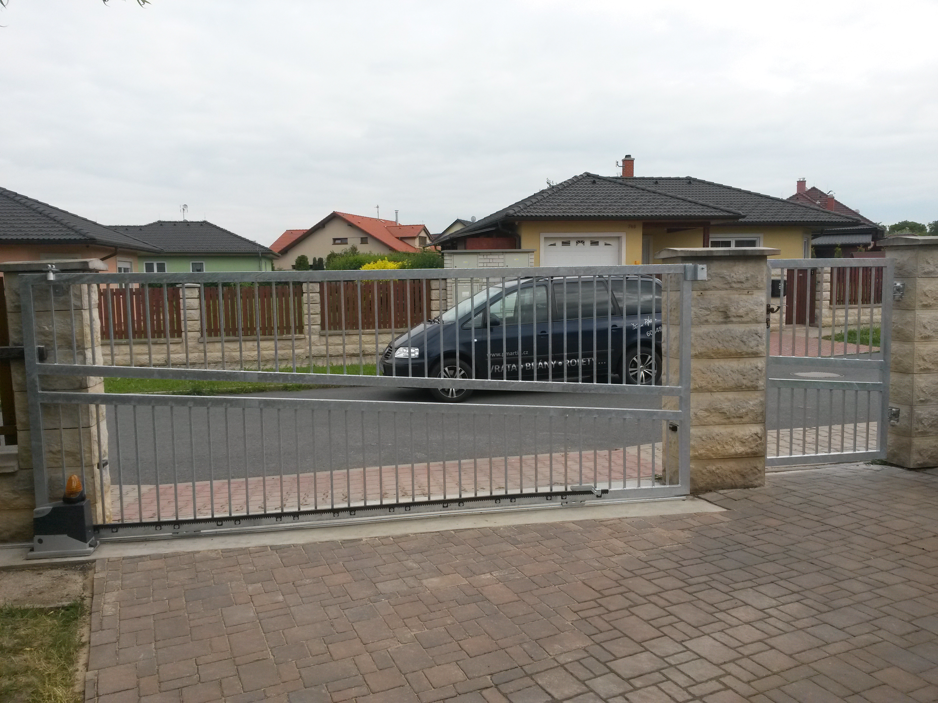 Martin Pfaur - vrata, brány, pergoly foto 3