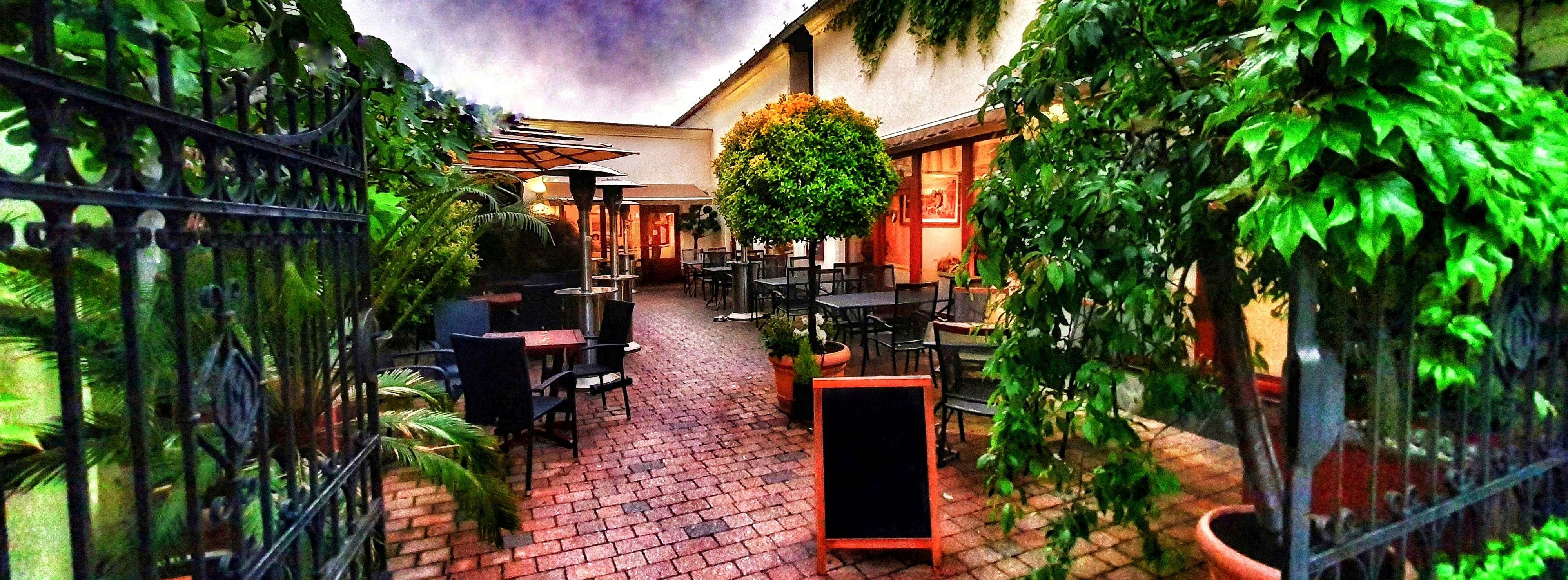 Restaurace a kavárna Dvorek foto 6