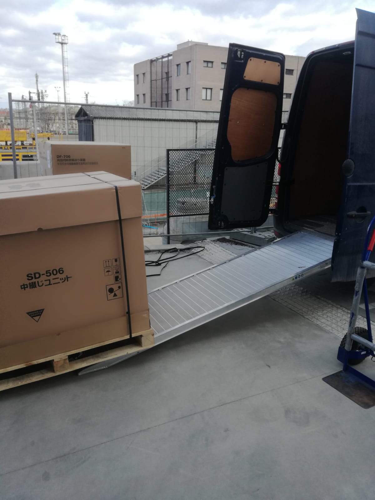 CrewTrans s.r.o. - Specializovaná stěhovací autodoprava foto 2