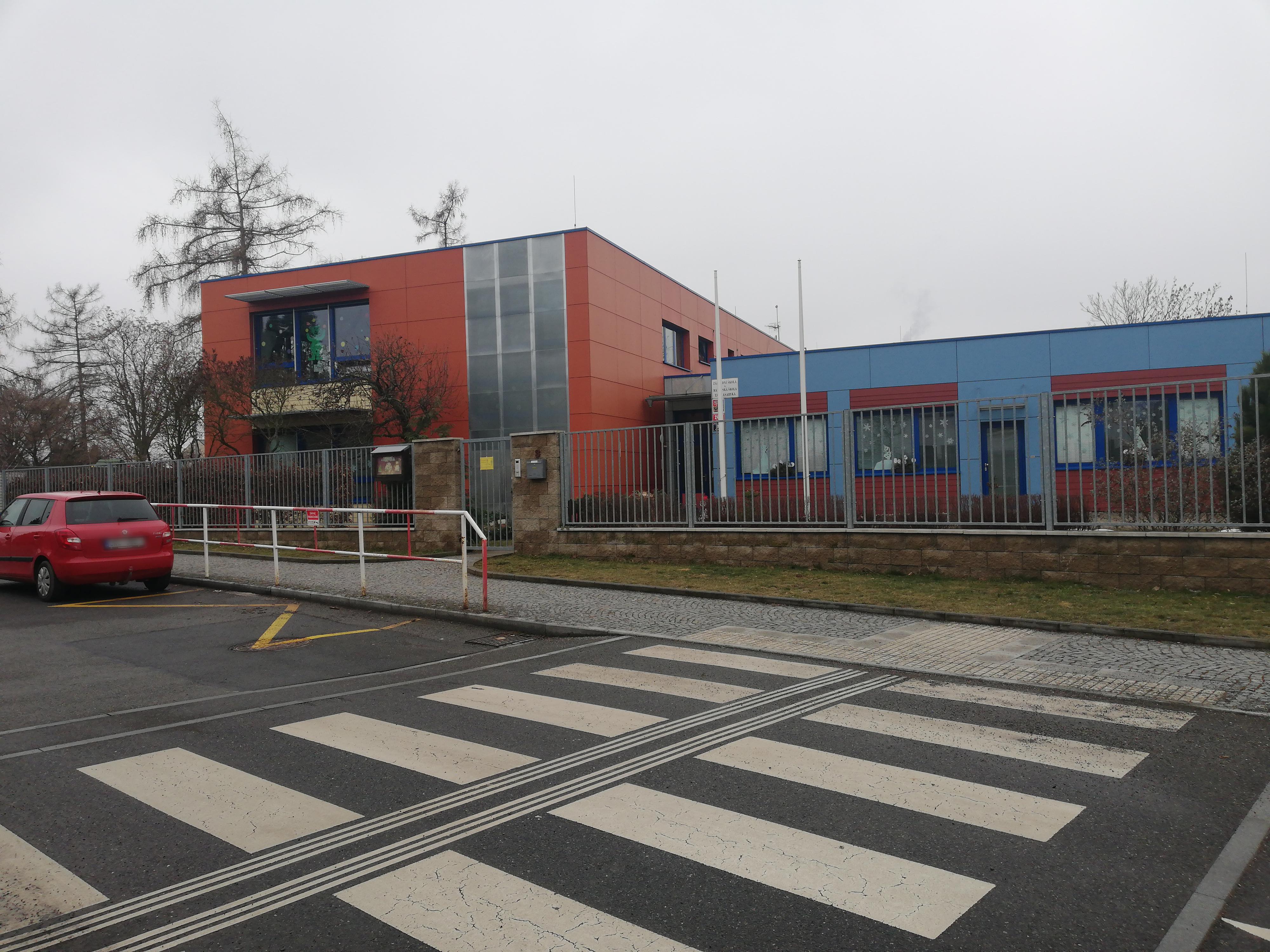 ZŠ a MŠ T. G. Masaryka, Praha 6, Za Oborou foto 2