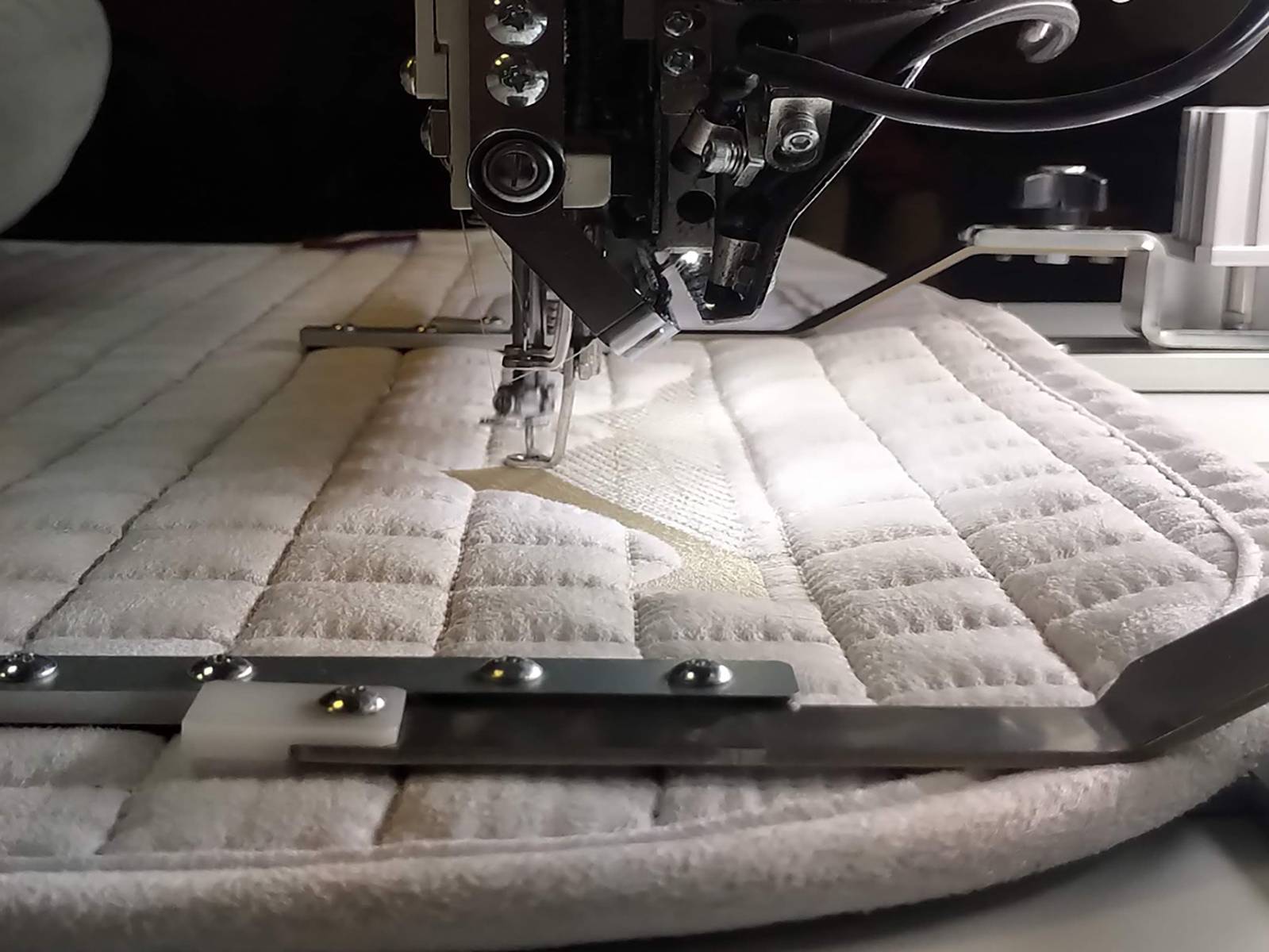 DERY EMBROI | PODSEDLOVKY.CZ