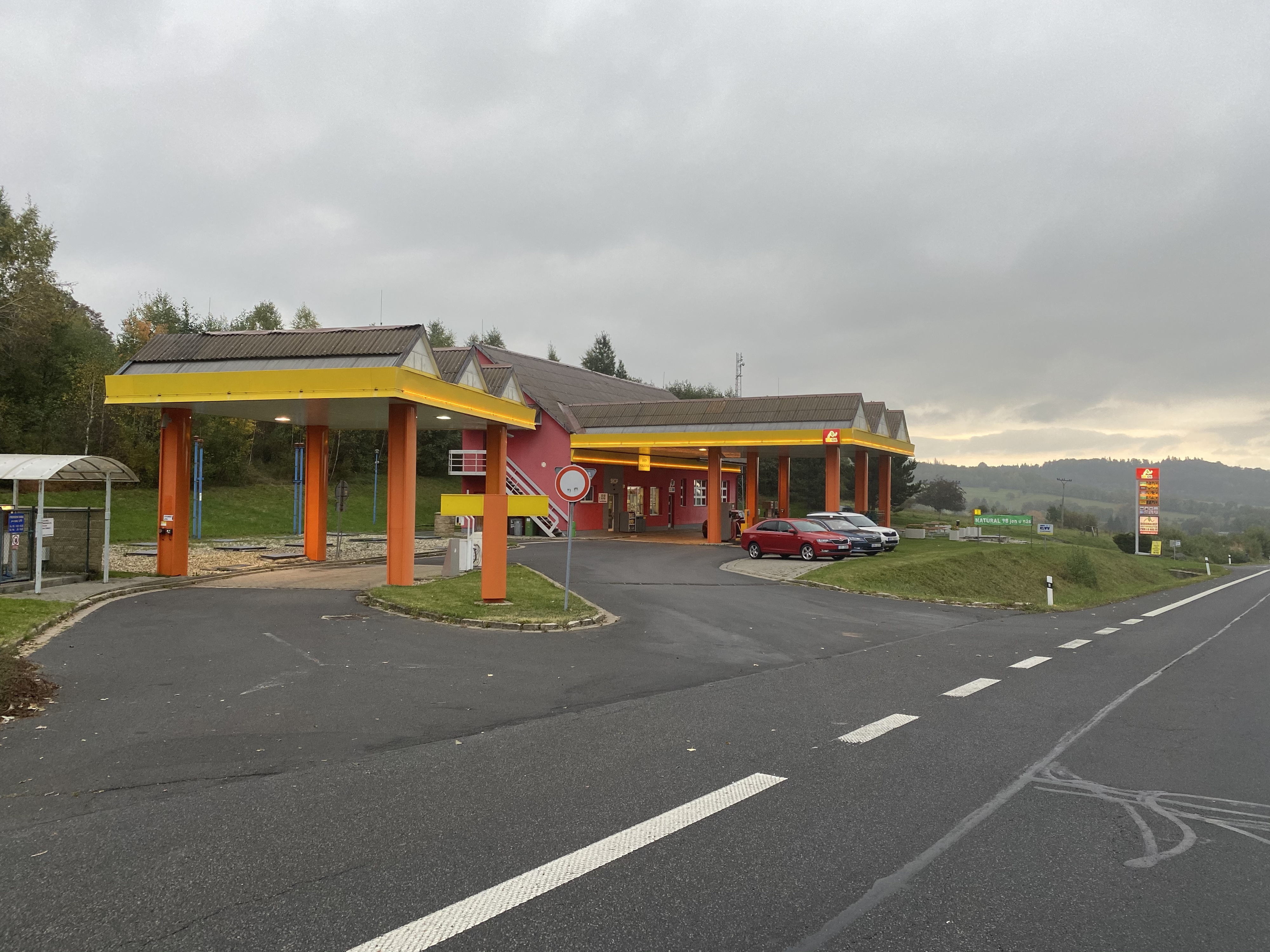 DZ OIL Stará Ves u Rýmařova, čerpací stanice foto 2