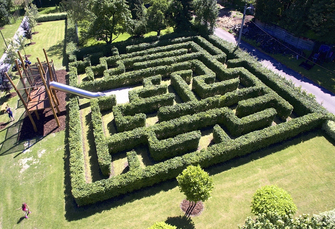 BOSPOR  - Mauglího labyrint