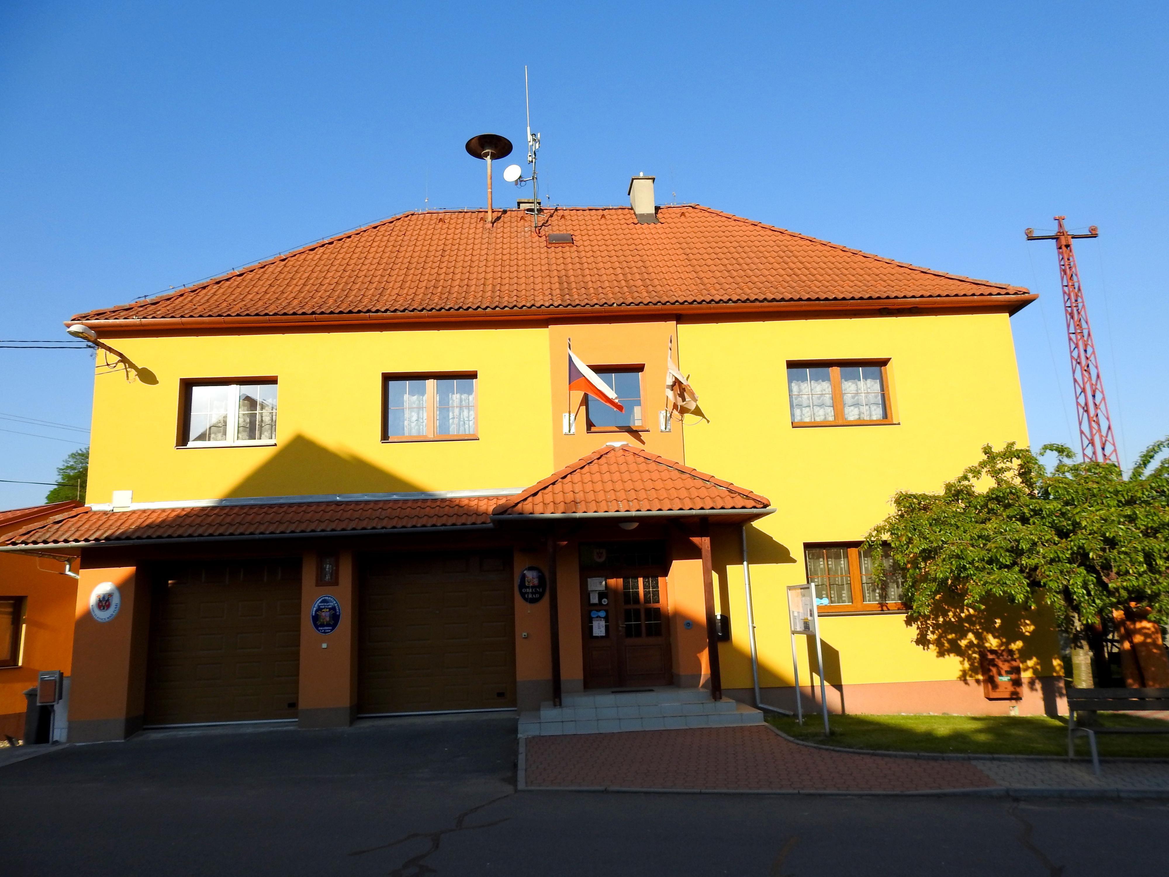 Bohuslavice nad Vláří - obecní úřad foto 3