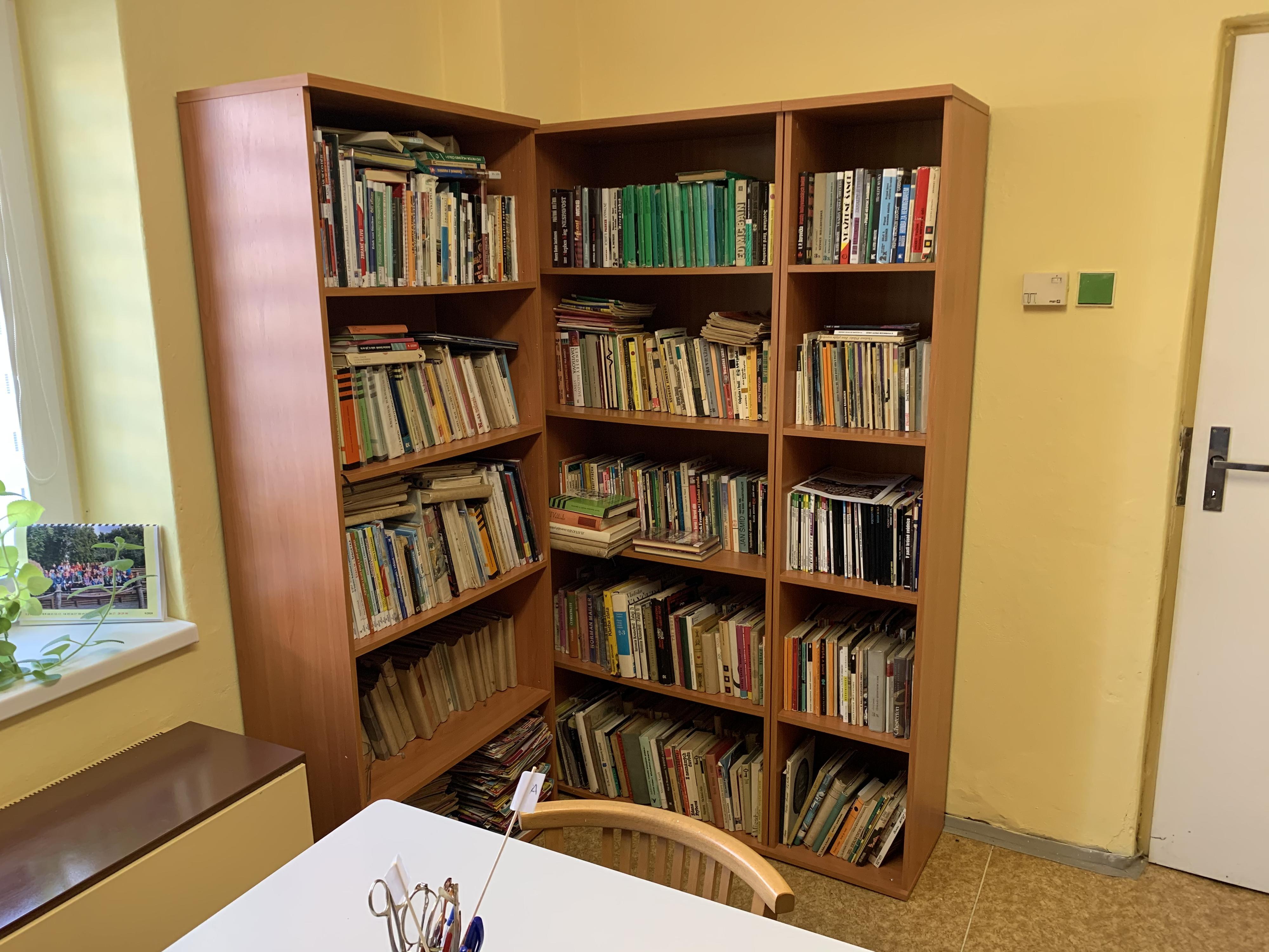 Obecní knihovna Židněves foto 2