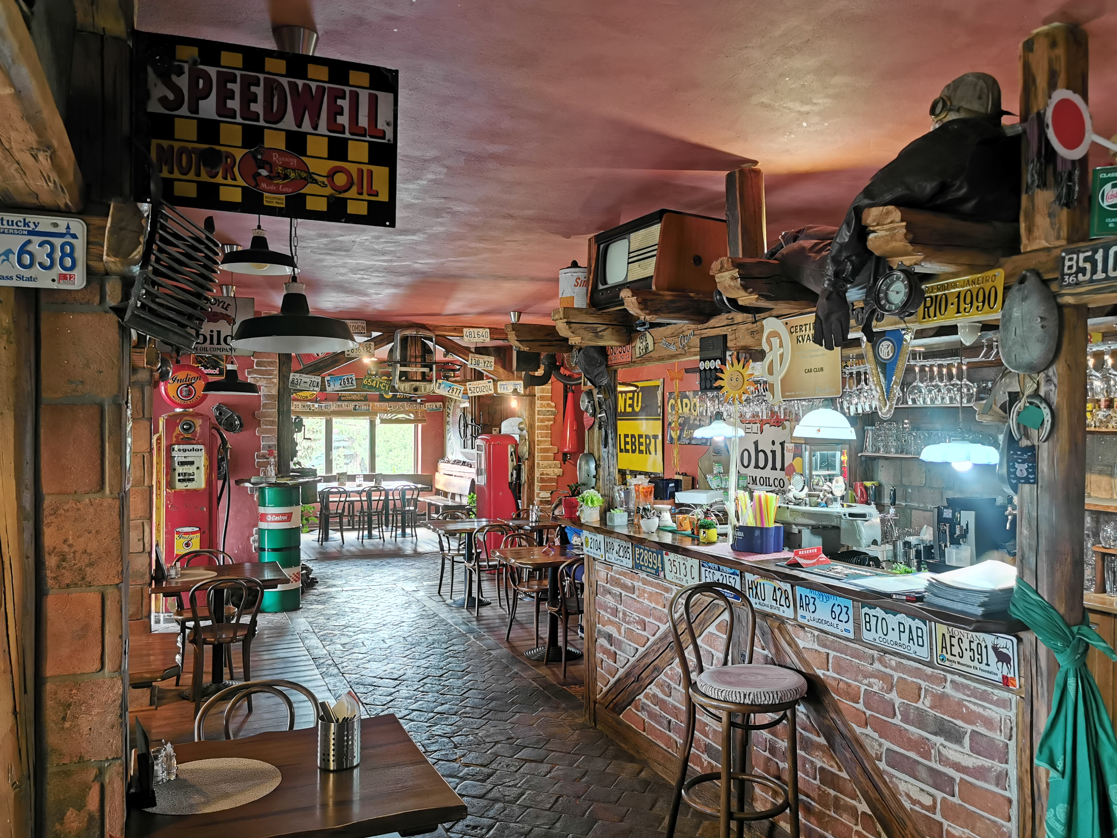 VETERAN RESTAURANT CAR CLUB foto 6