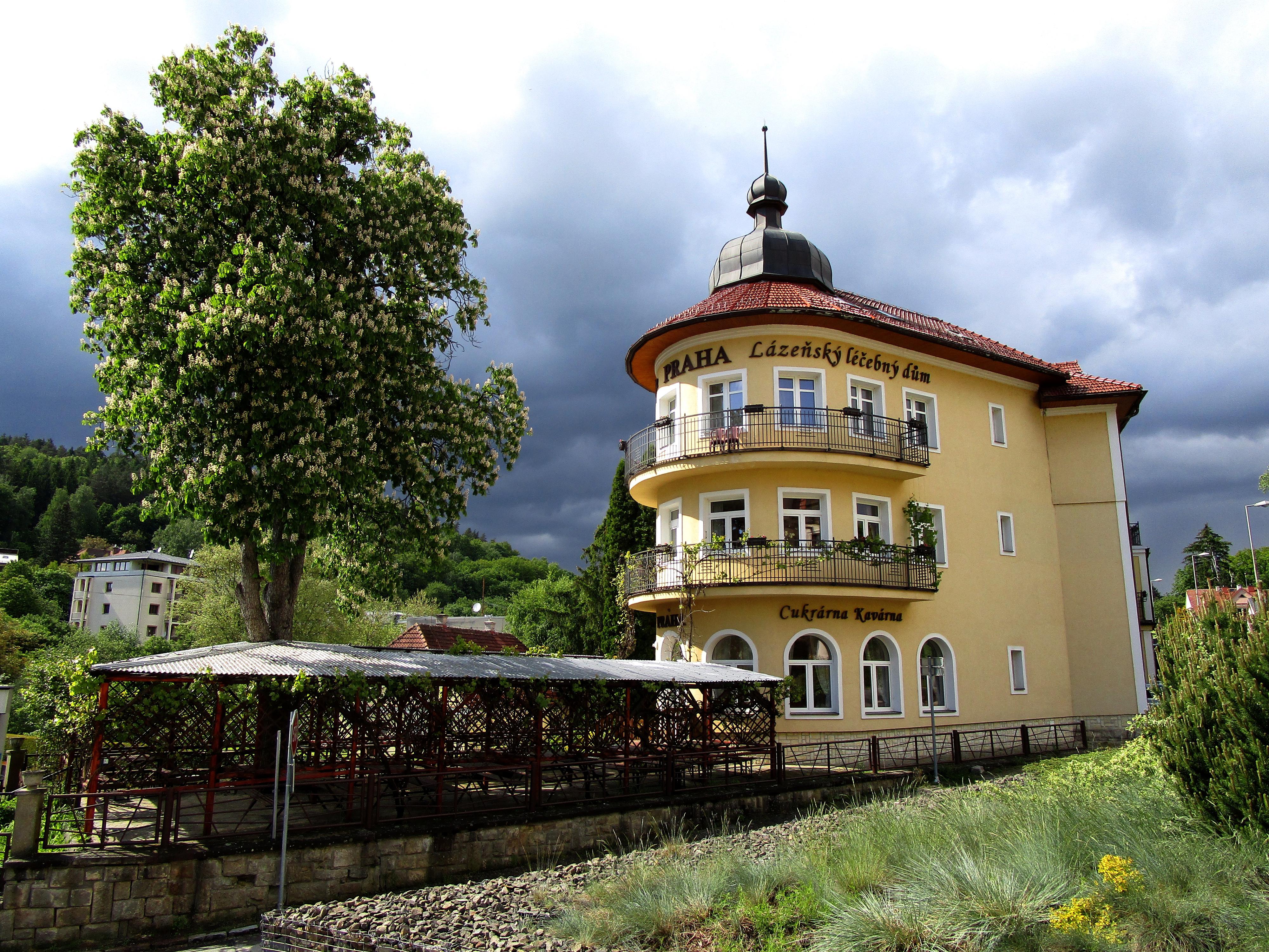 Lázeňský léčebný dům PRAHA