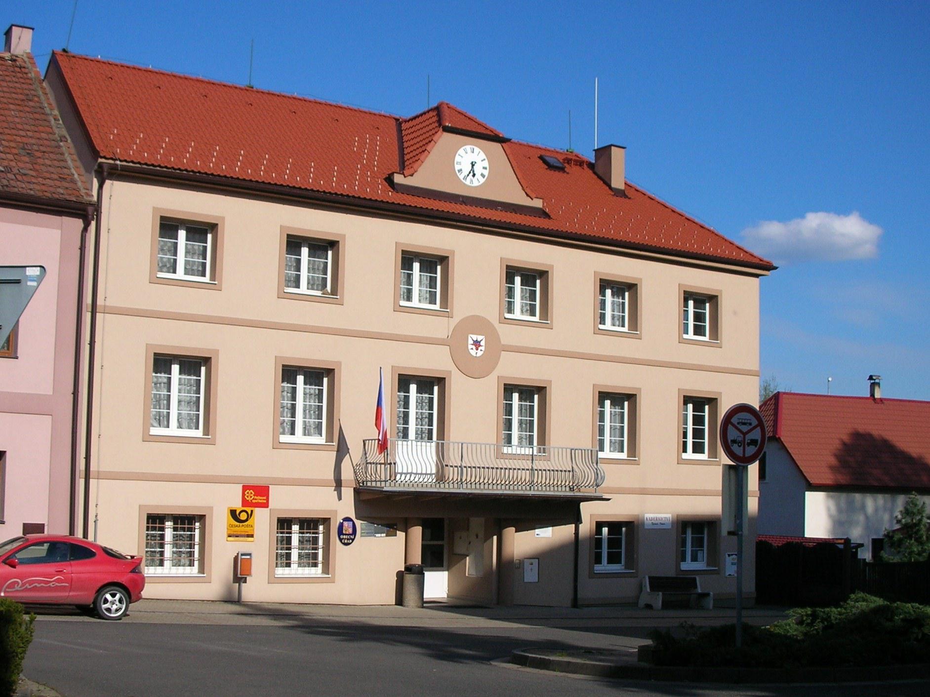 Třebívlice - obecní úřad foto 3