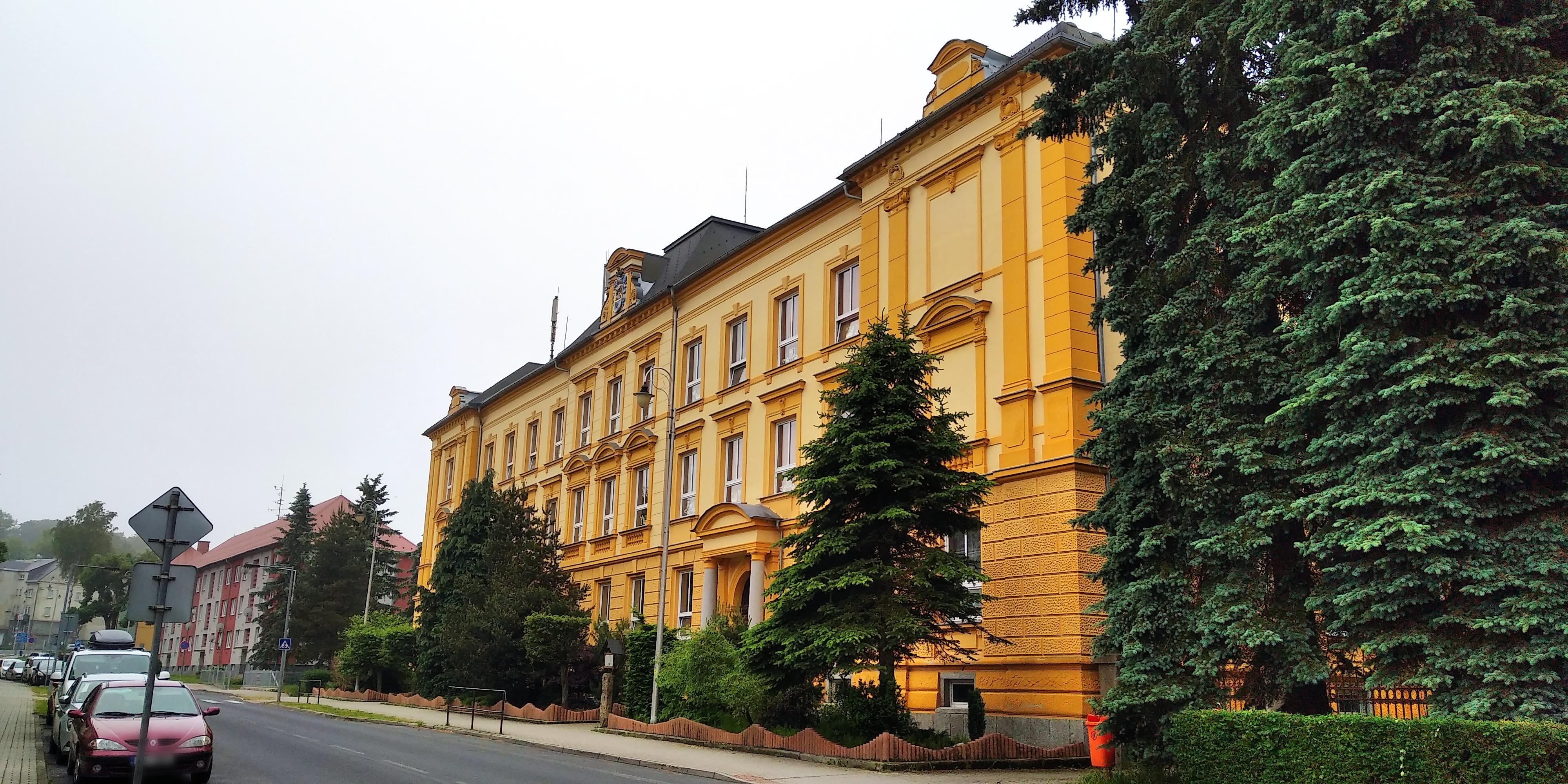 Základní škola a Mateřská škola Vejprty foto 2