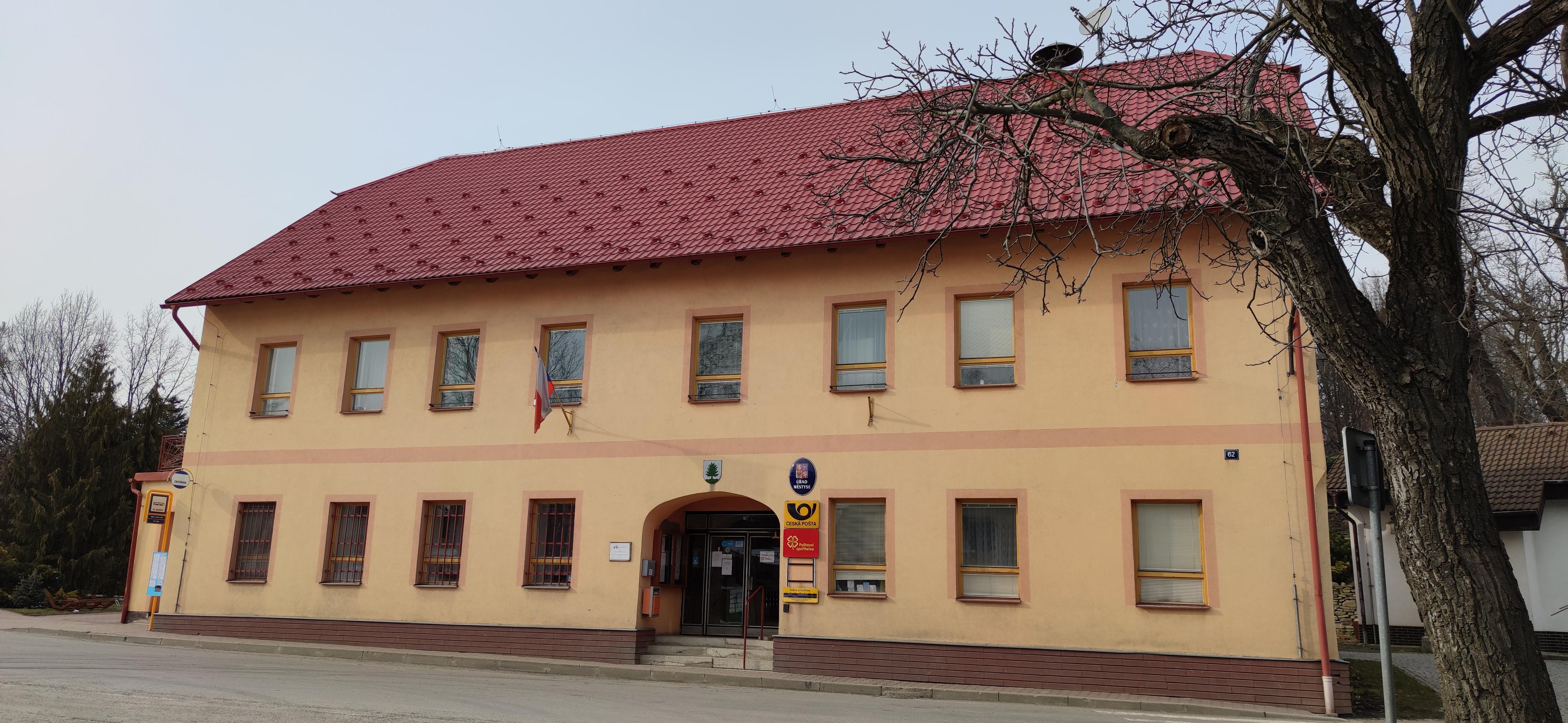 Spálov - úřad městyse foto 2