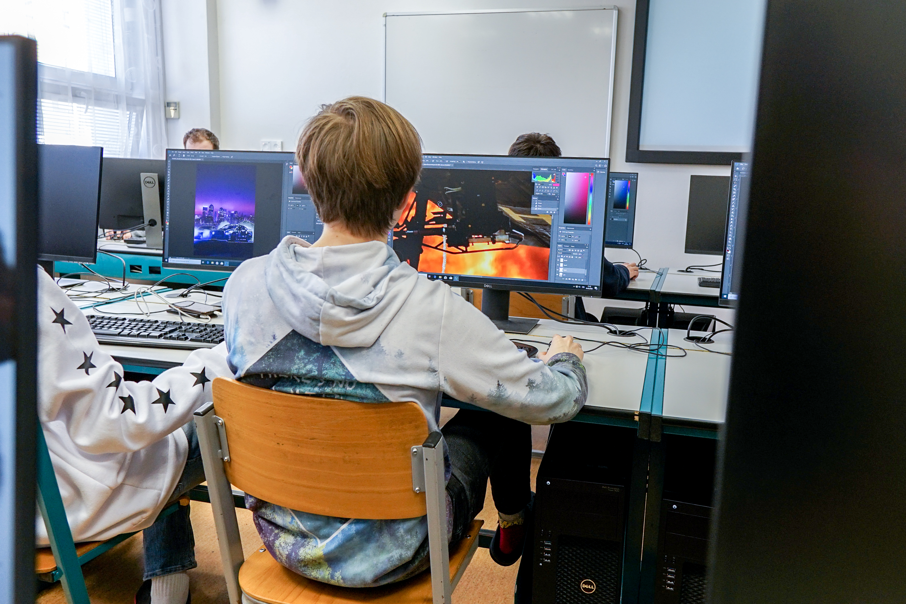 Soukromá střední škola výpočetní techniky foto 3