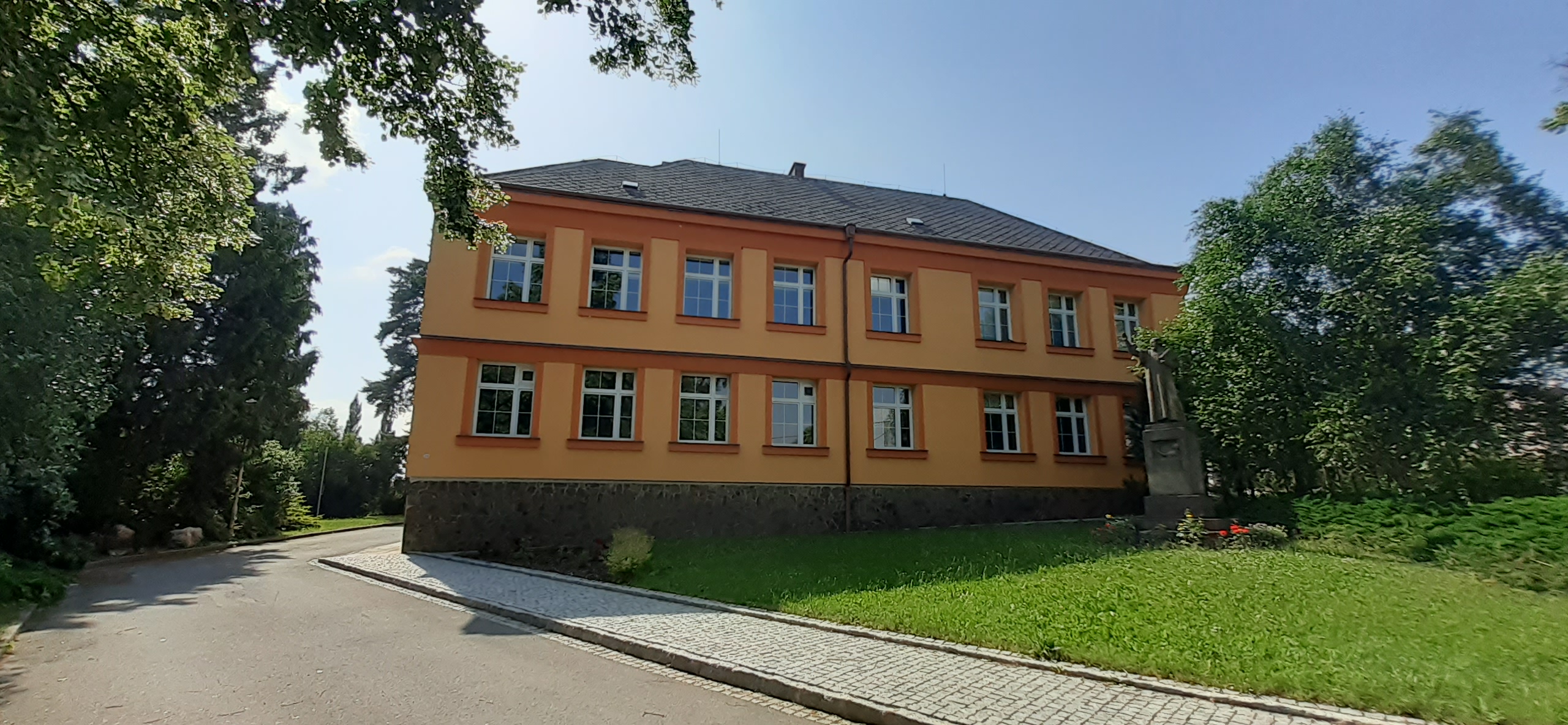 Základní škola J. A. Komenského Fulnek foto 3