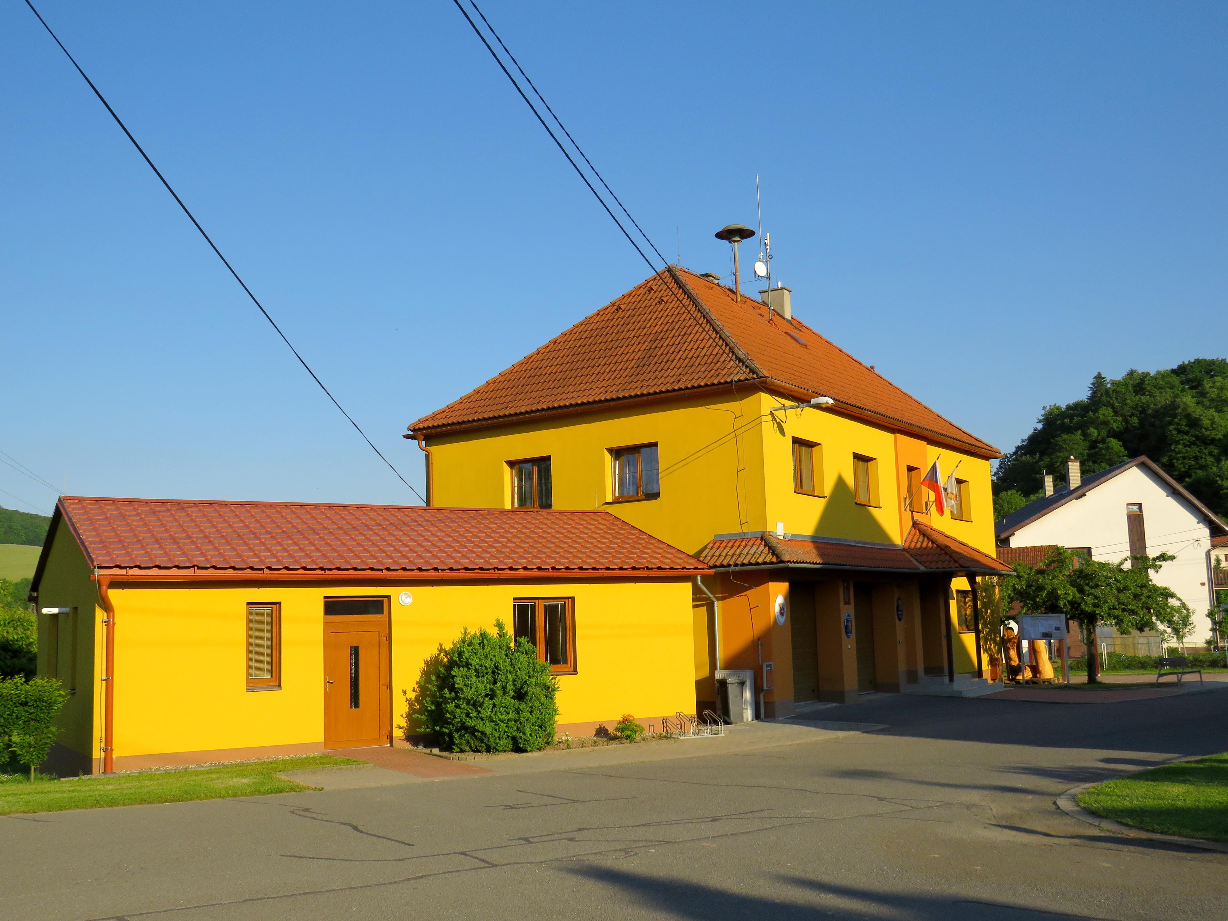 Bohuslavice nad Vláří - obecní úřad foto 4