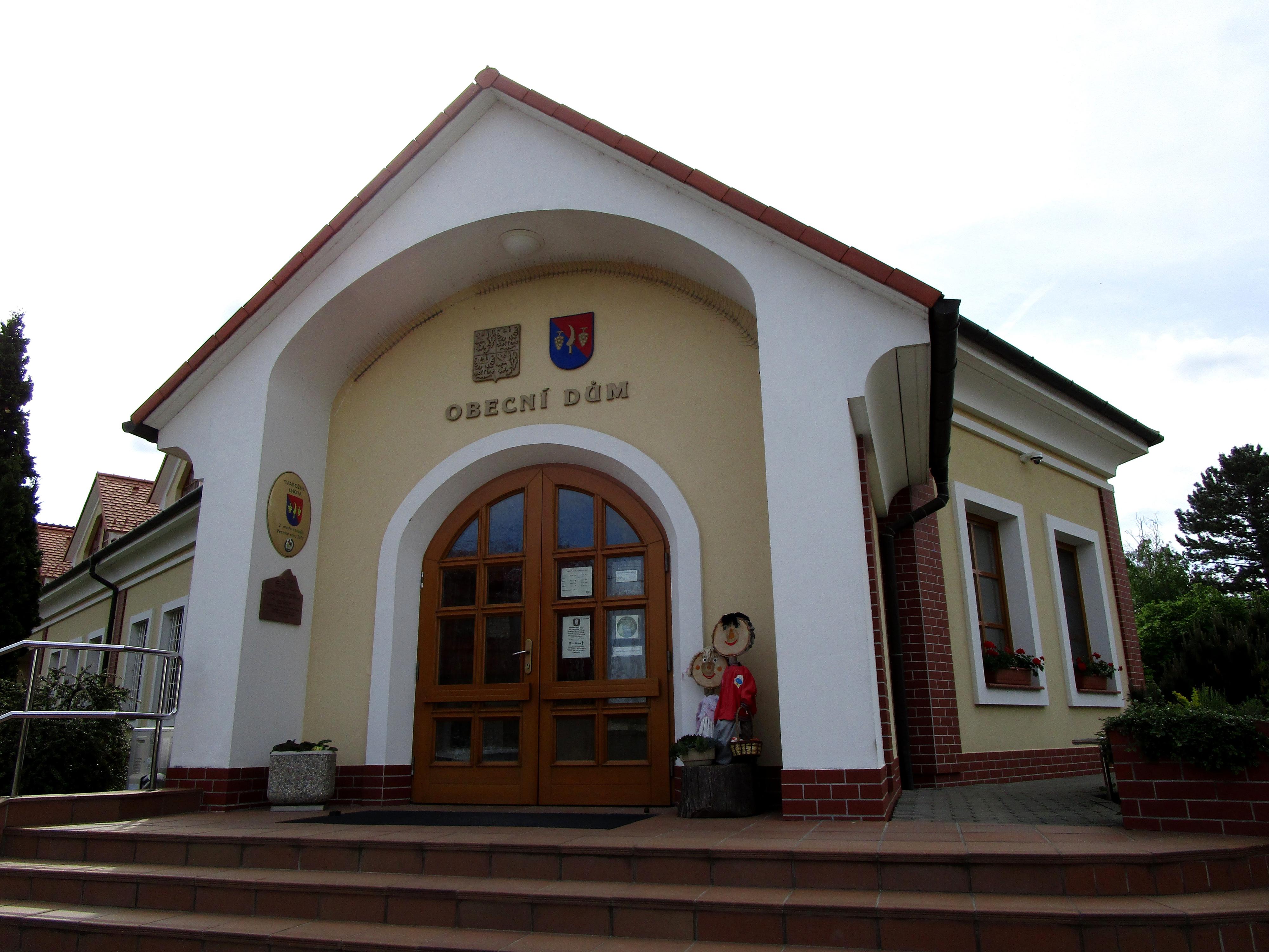 Obecní knihovna Tvarožná Lhota foto 2