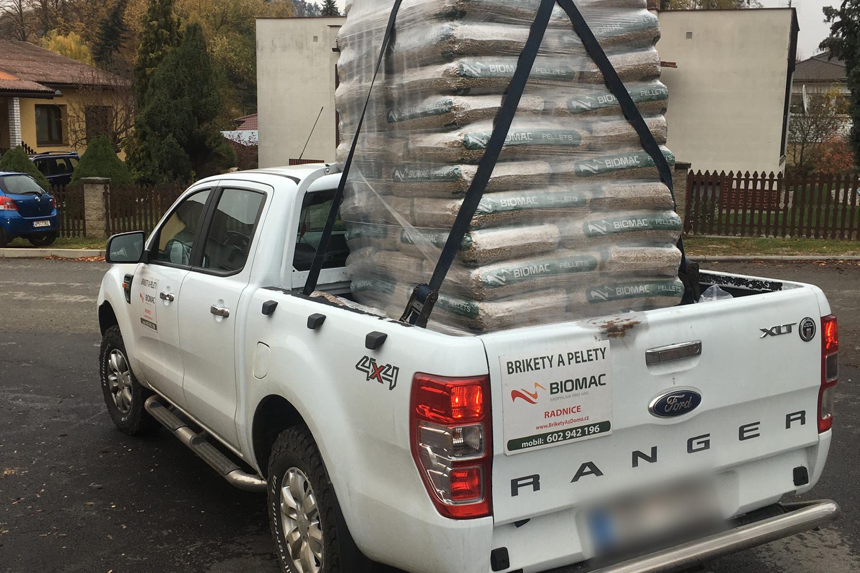 Biomac Radnice - Brikety až domů