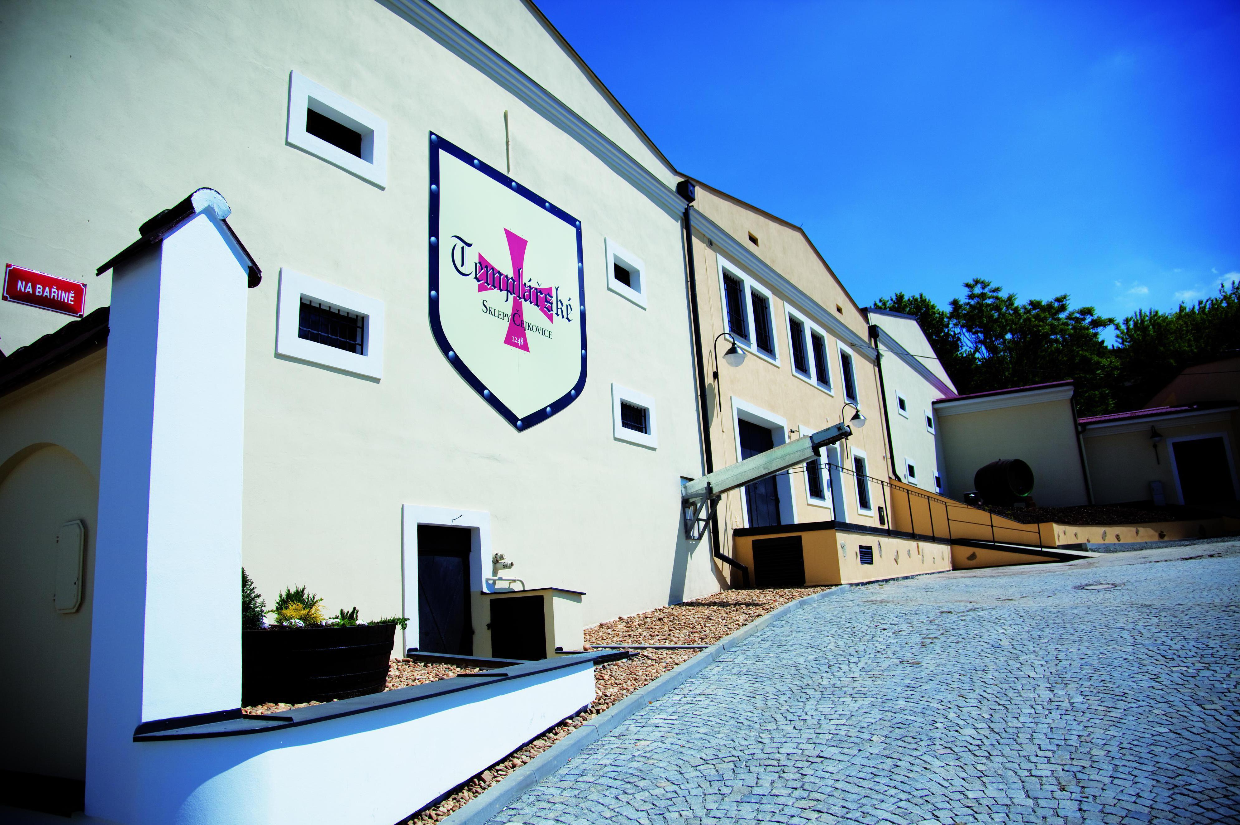 Templářské sklepy Čejkovice, vinařské družstvo, družstvo