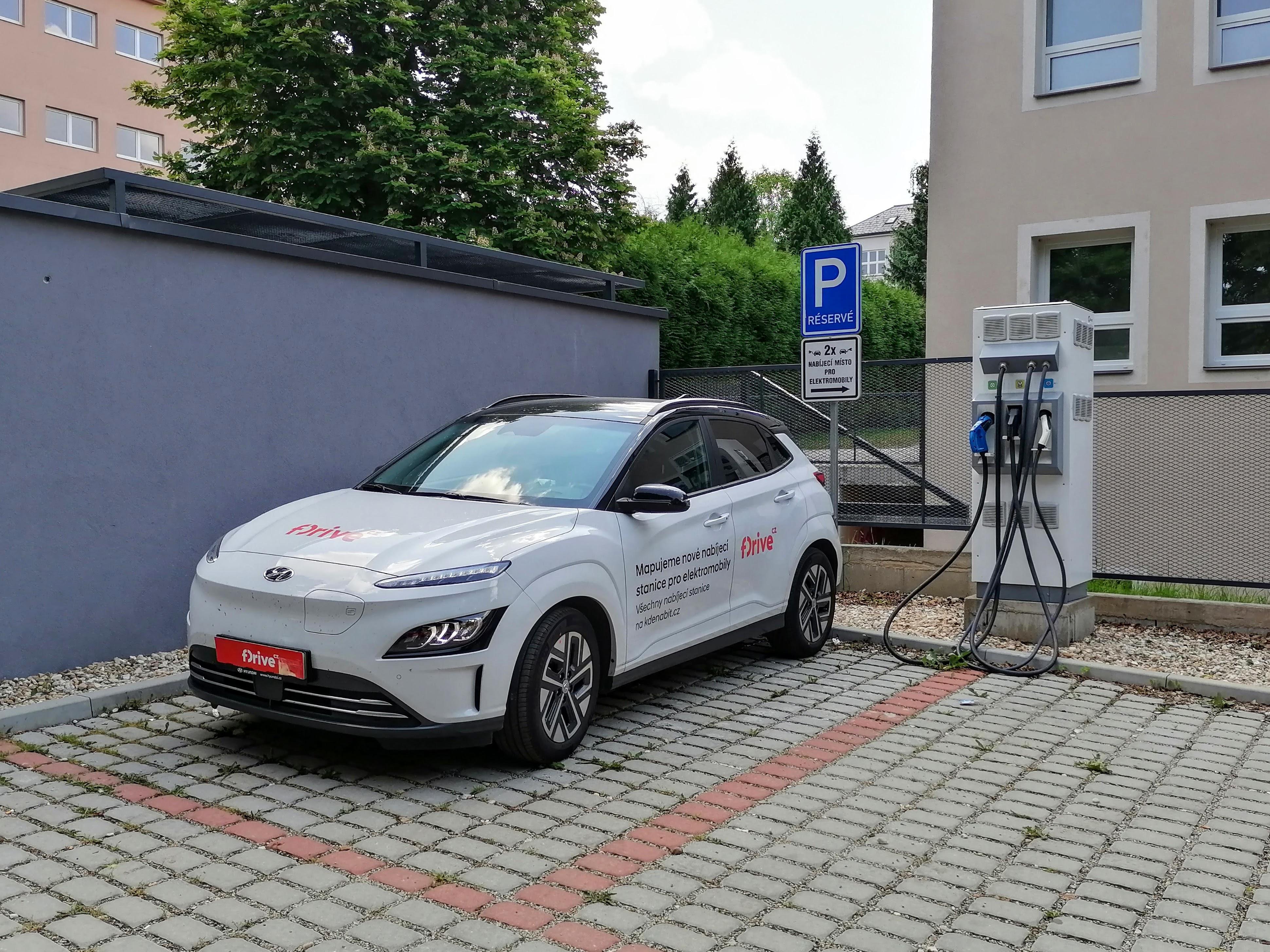 Střední zdravotnická škola, Tábor - Nabíjecí stanice