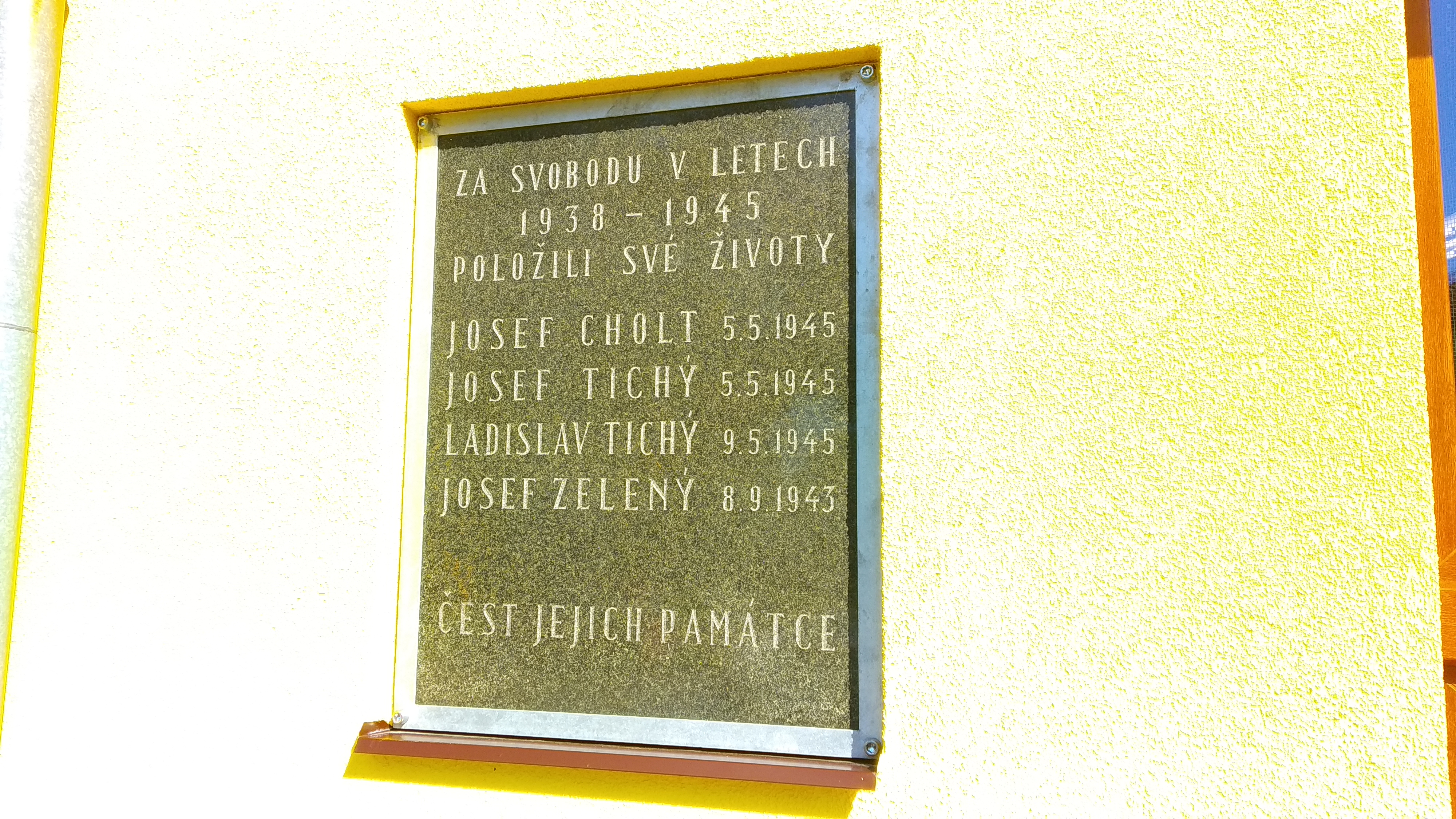 Vlkaneč - obecní úřad foto 2