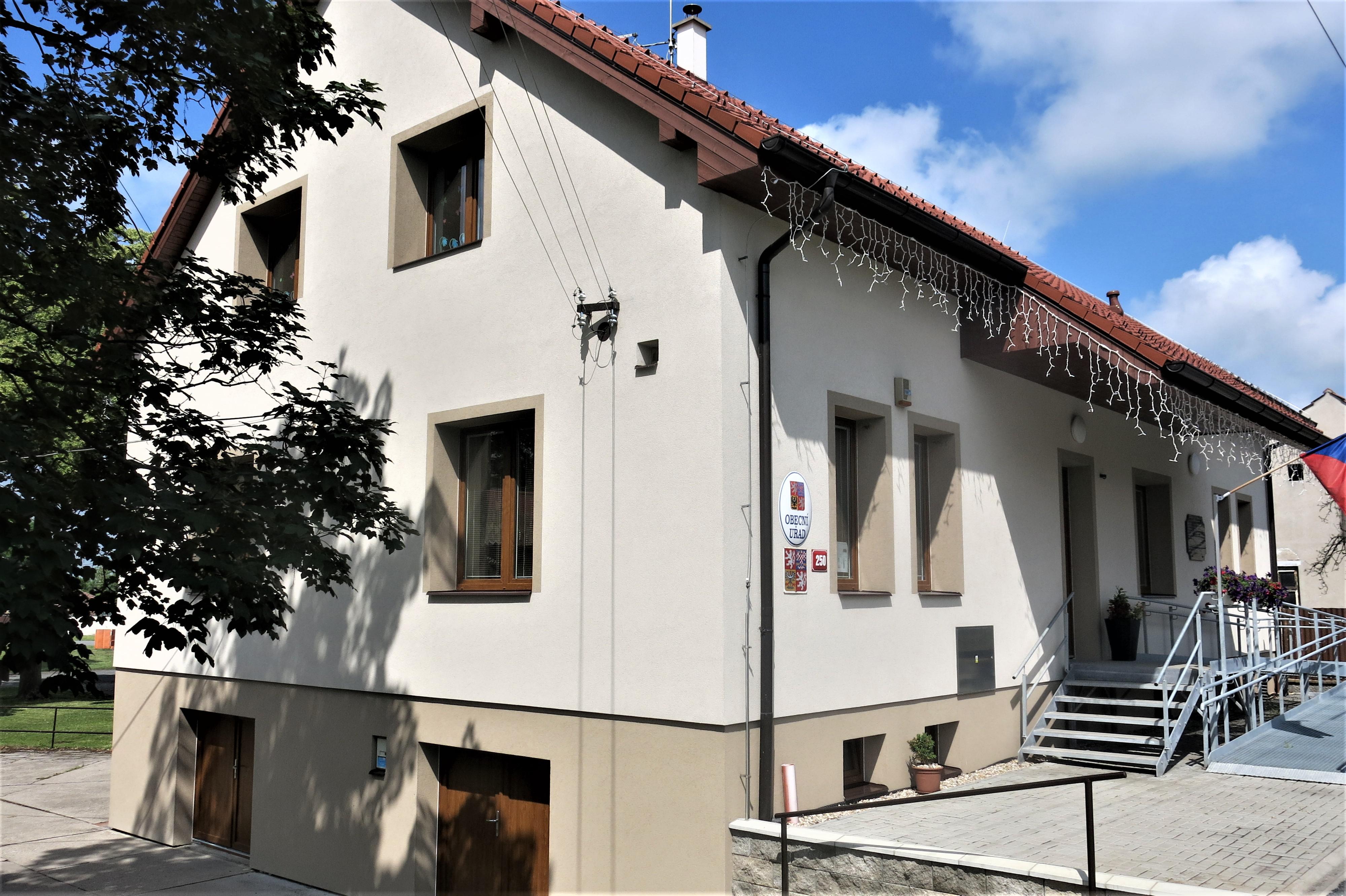 Činěves - obecní úřad