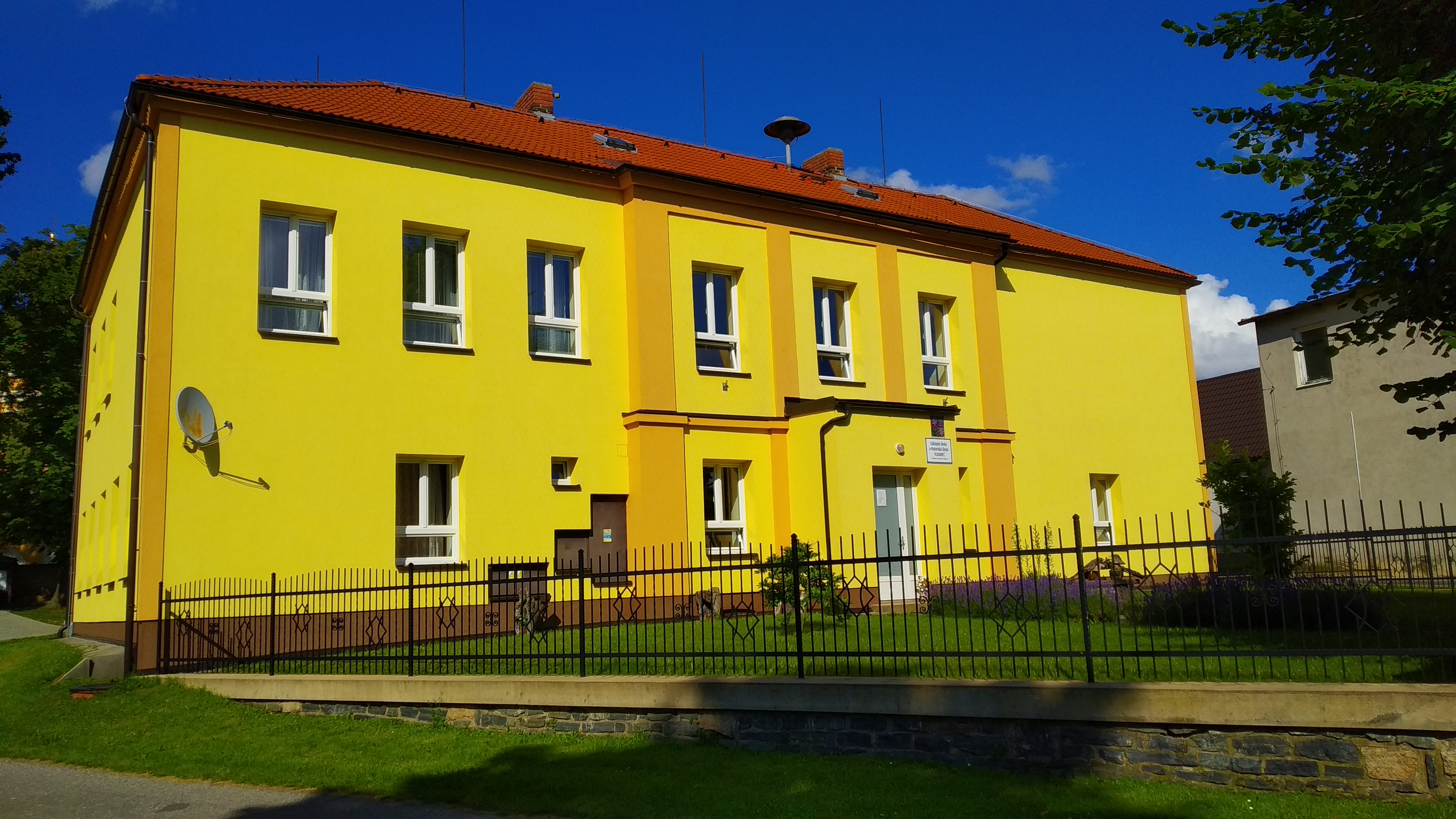 ZŠ a MŠ Vlkaneč