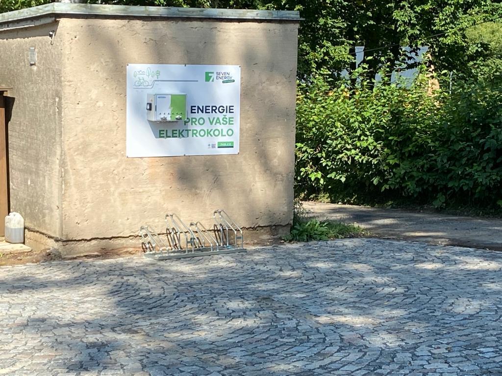 Nabíjecí stanice Autokemp Primátor Litomyšl foto 2