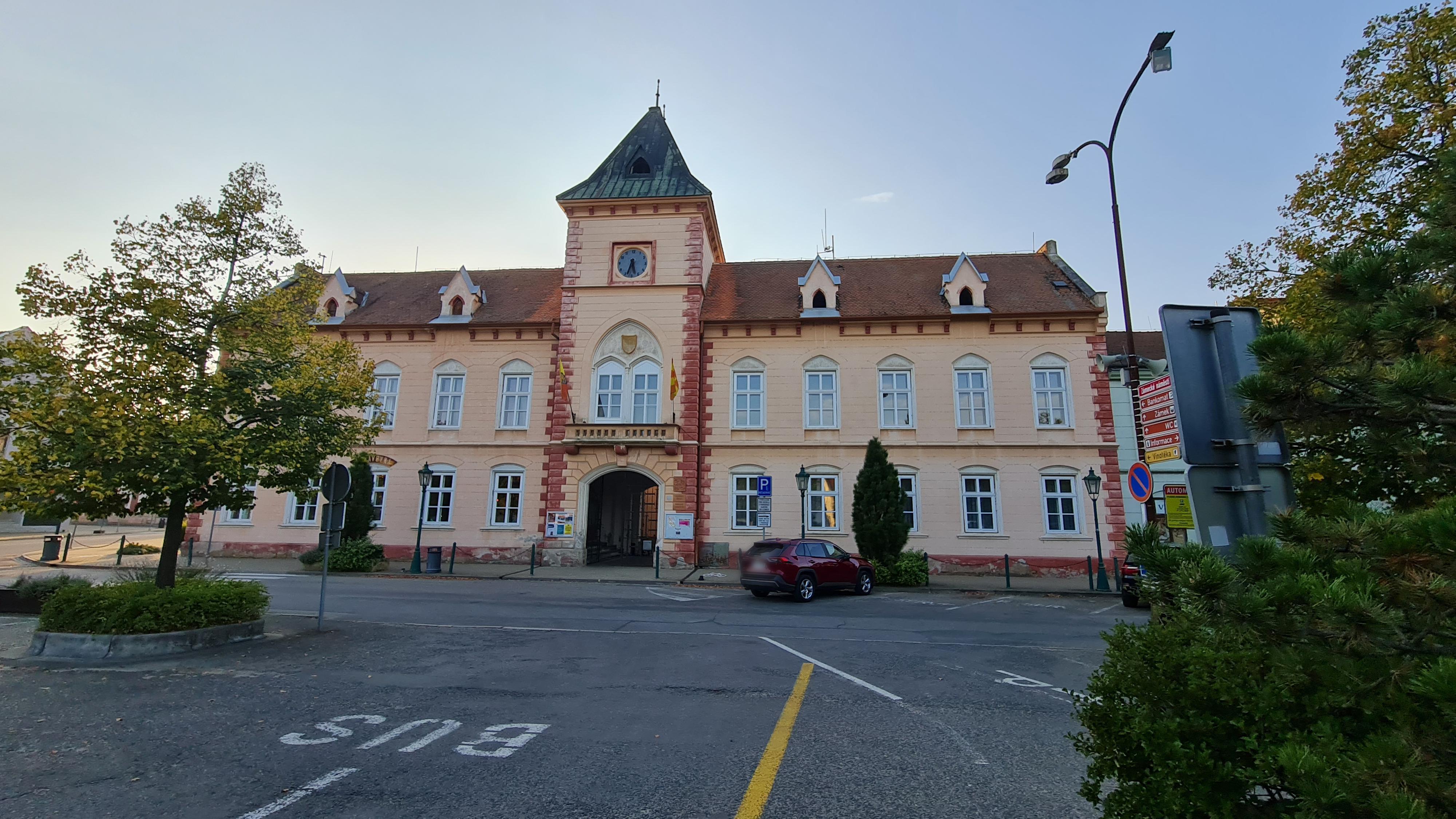Lednice - obecní úřad foto 5