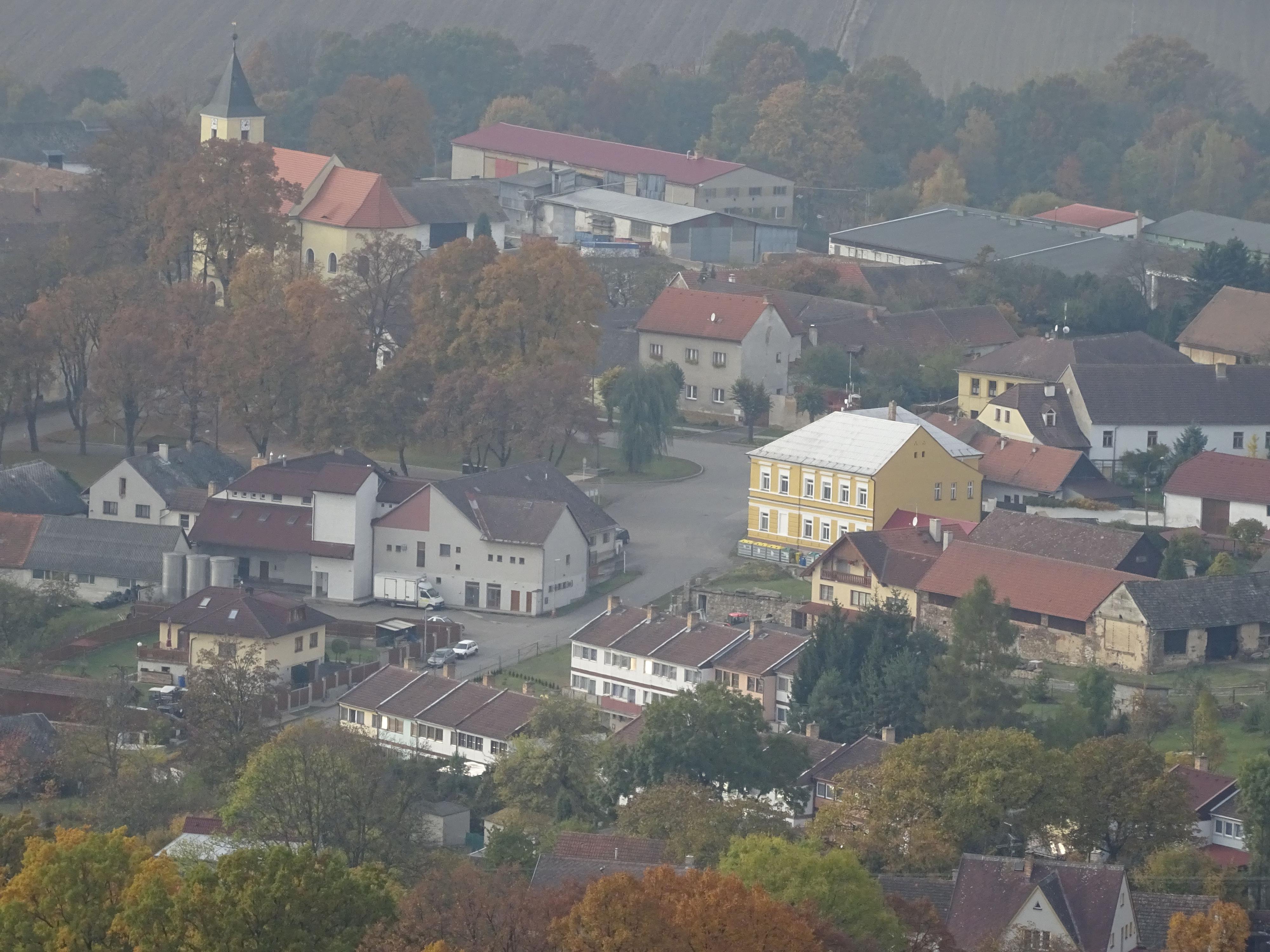 Choustník - obecní úřad foto 2