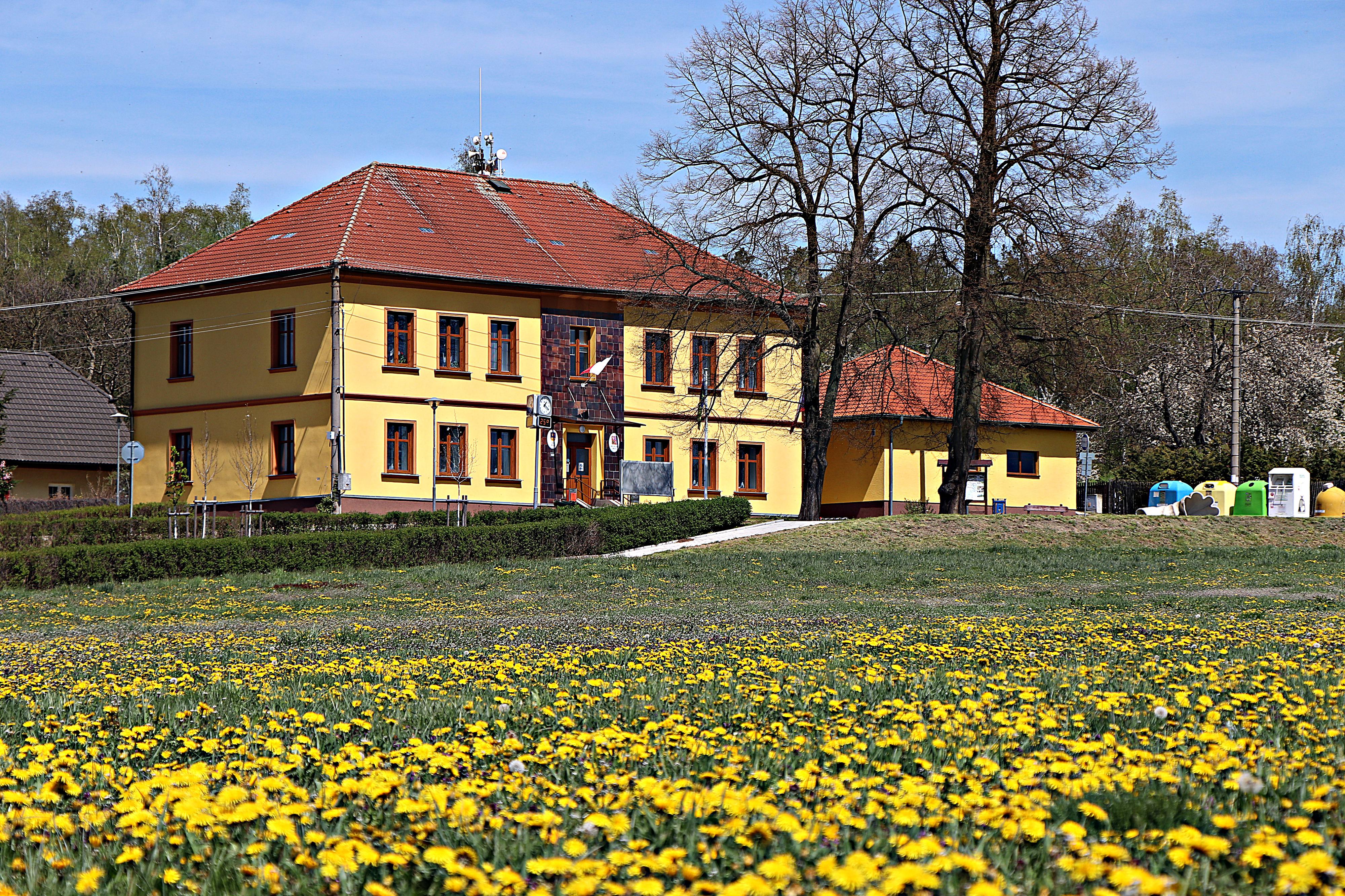 Břasy - obecní úřad foto 3