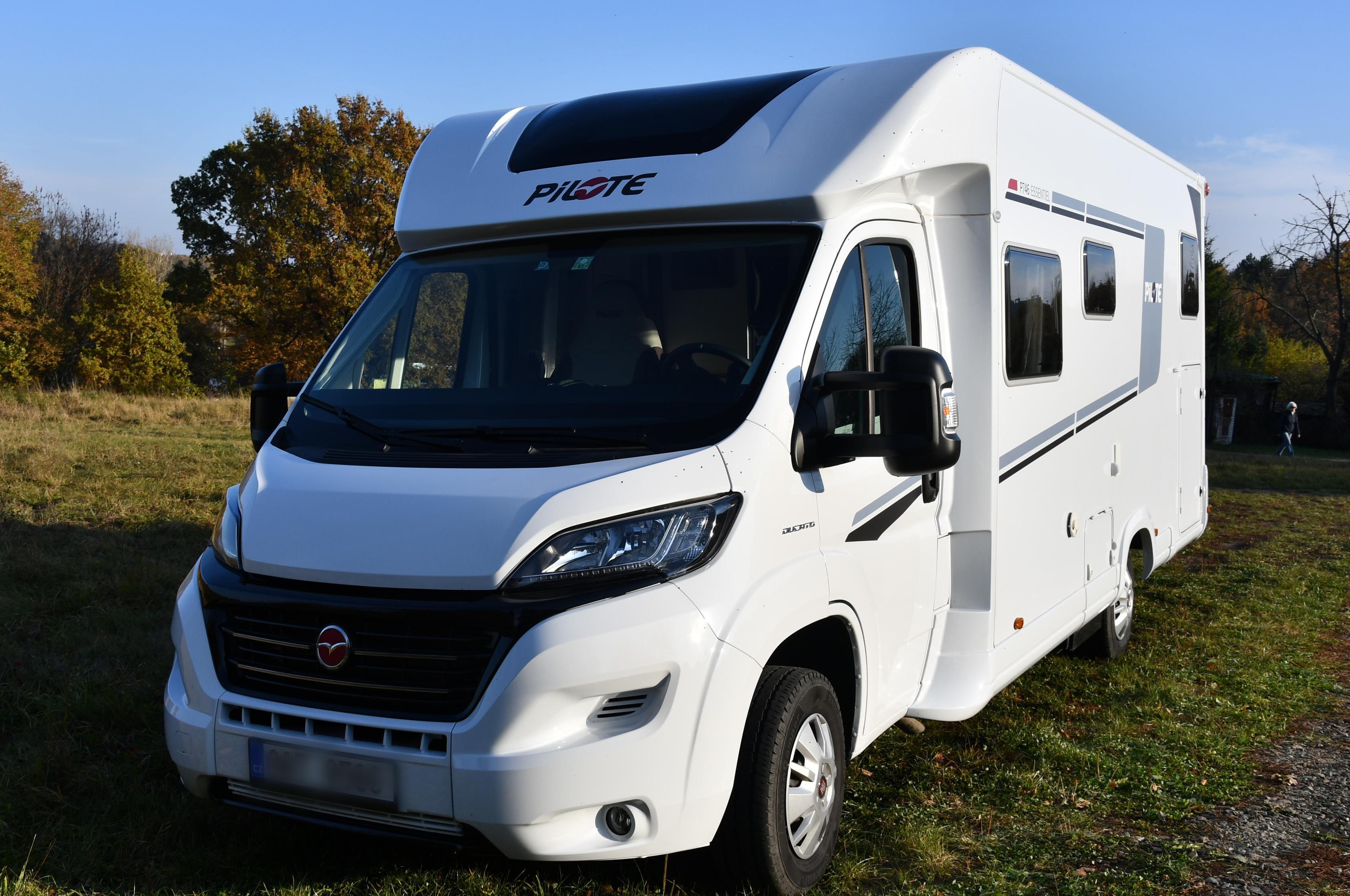 Milach - pronájem obytných vozů a přívěsů