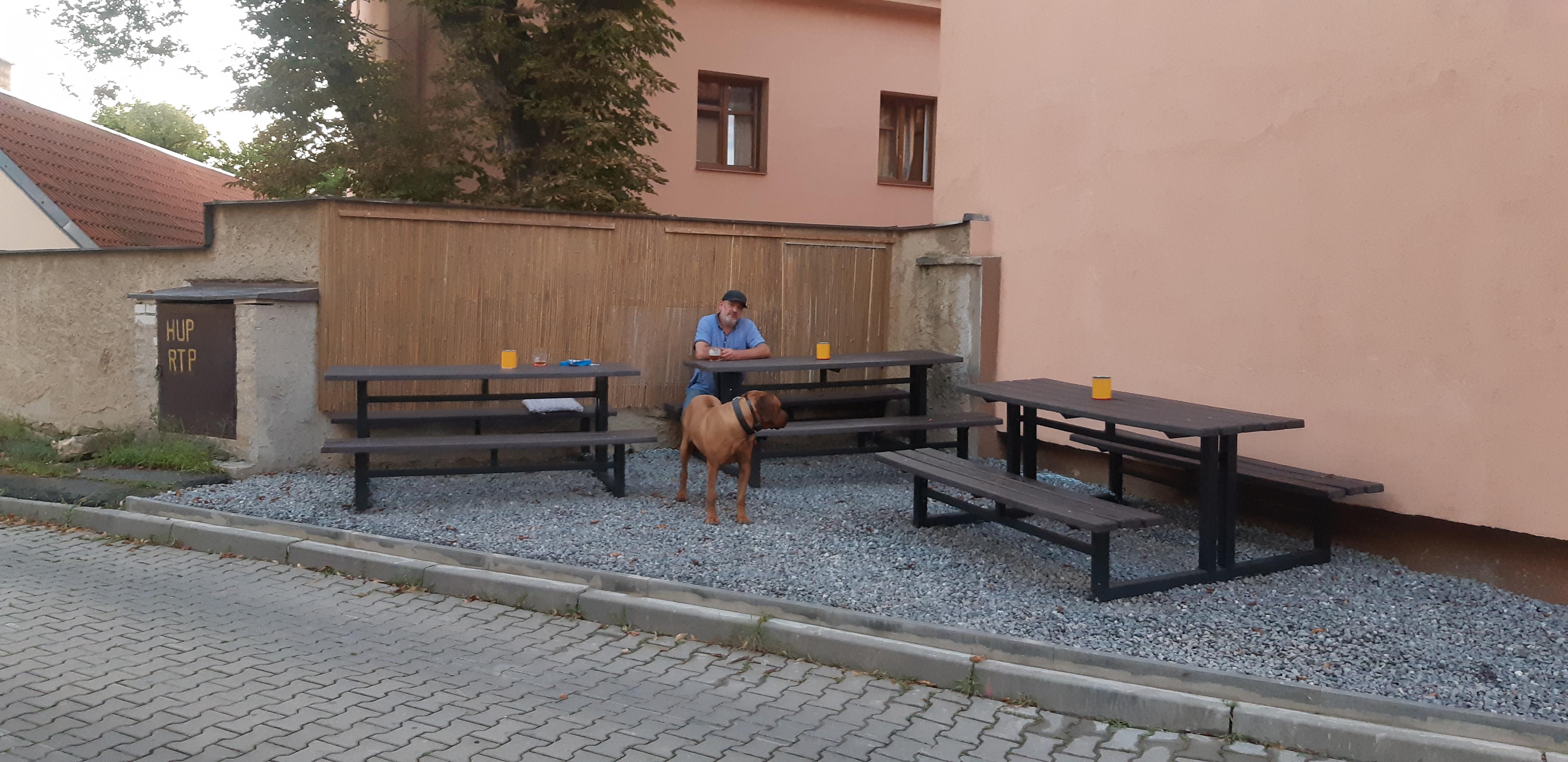 Pivotéka na kopečku foto 2
