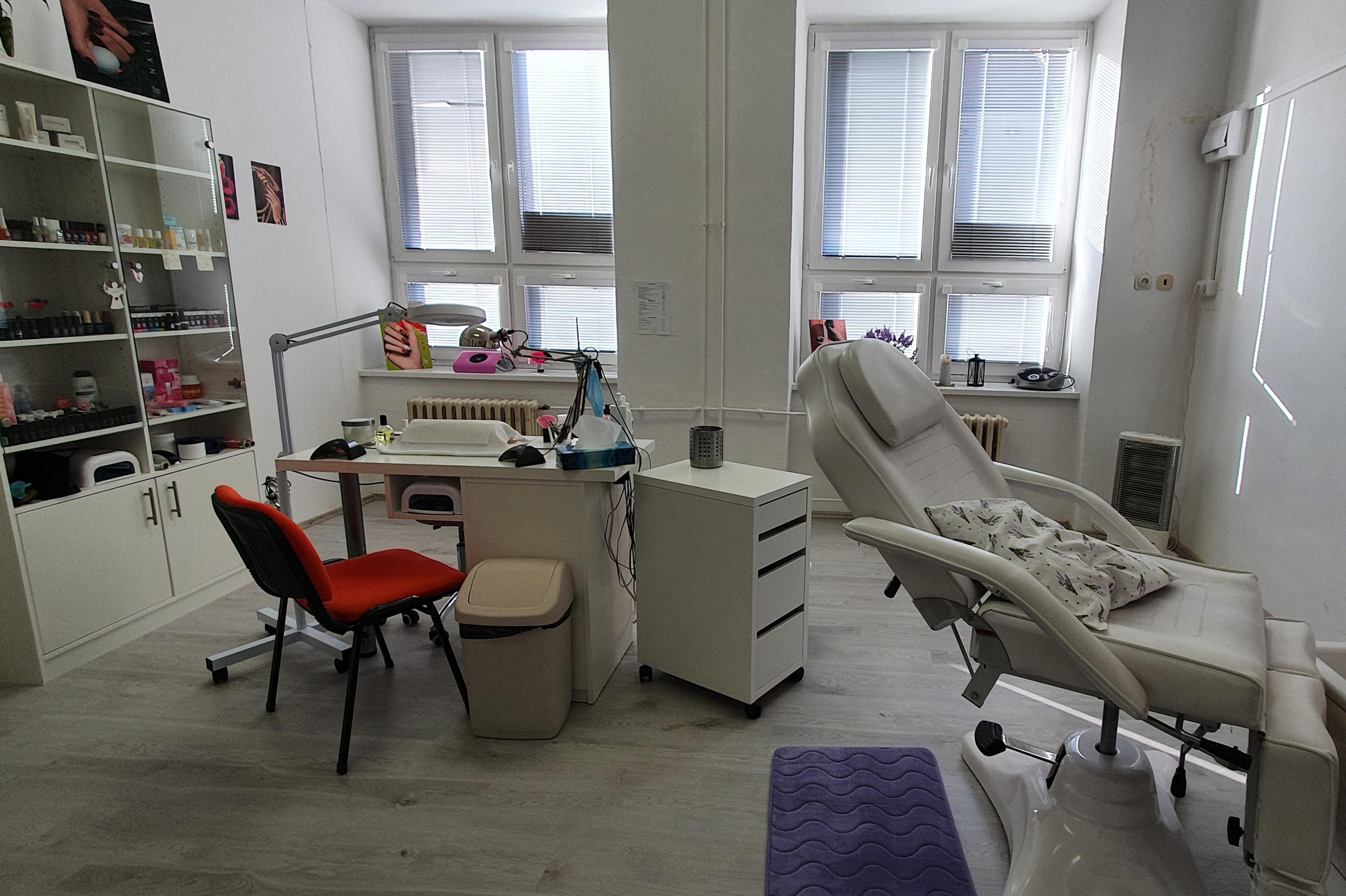 Pedikúra, manikúra -  Šárka Sečková