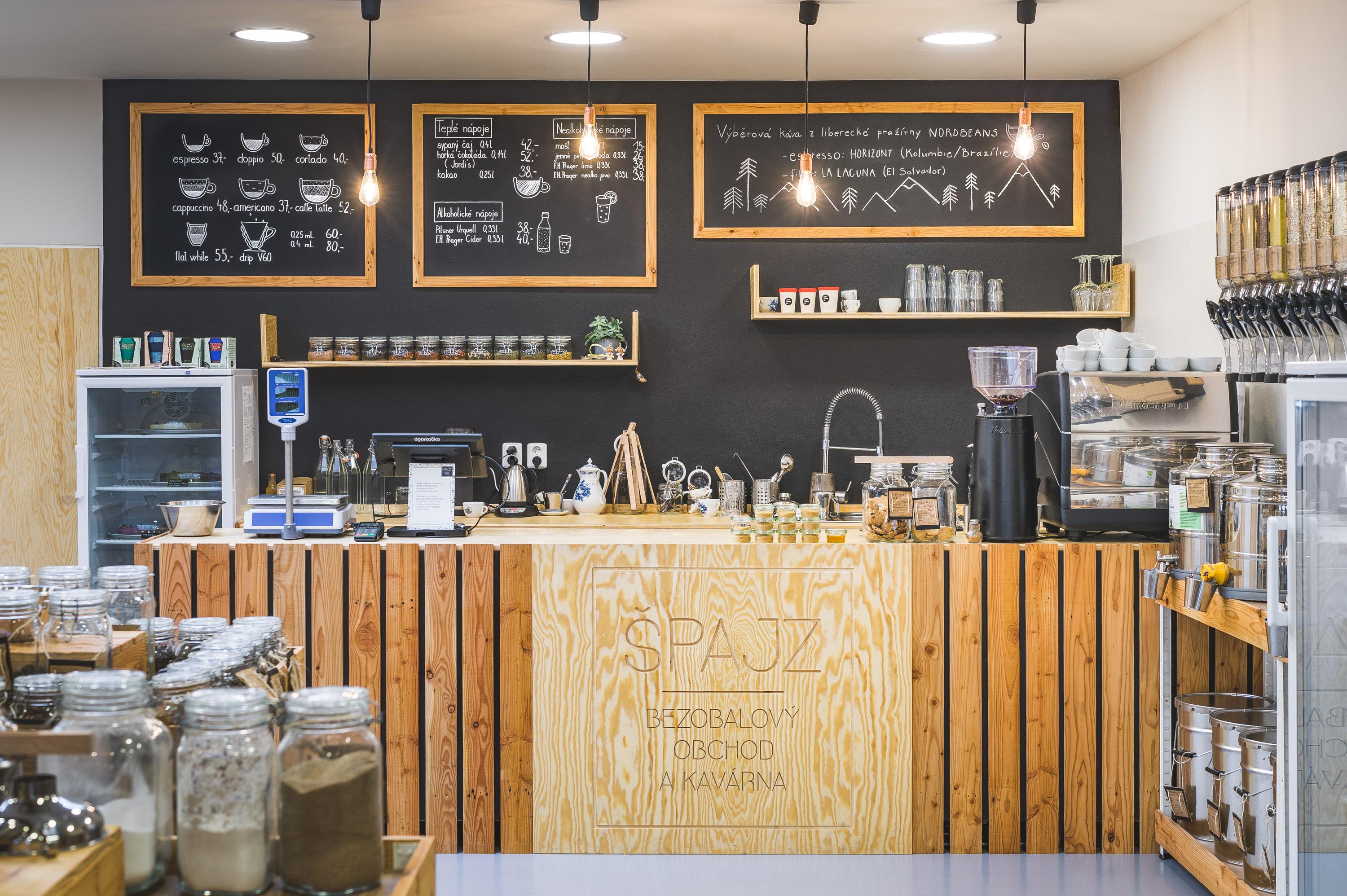 Bezobalový obchod a kavárna ŠPAJZ